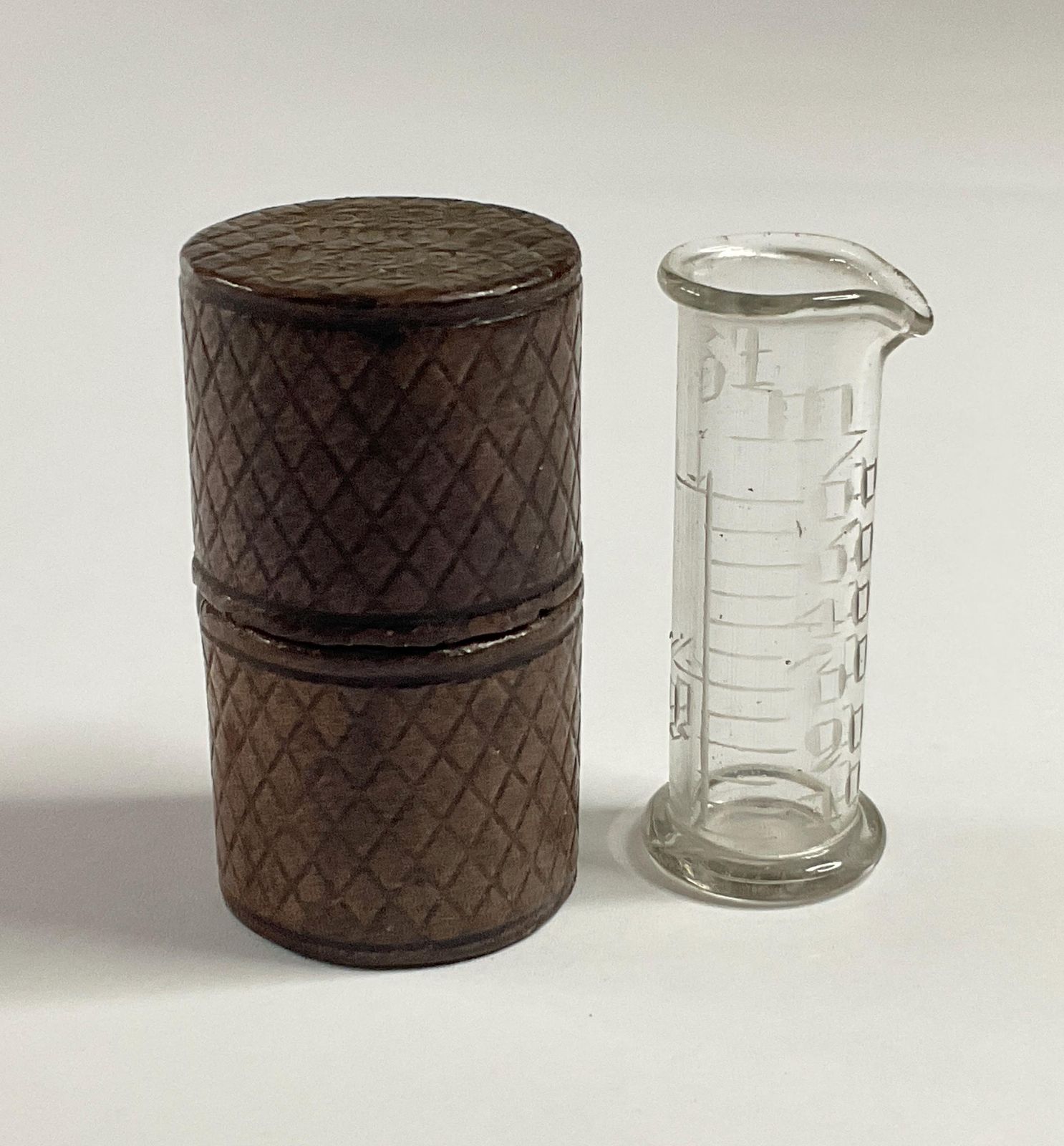 Victorian Apothecary Minim Measure   H. Gilbertson & Sons, London photo vintage