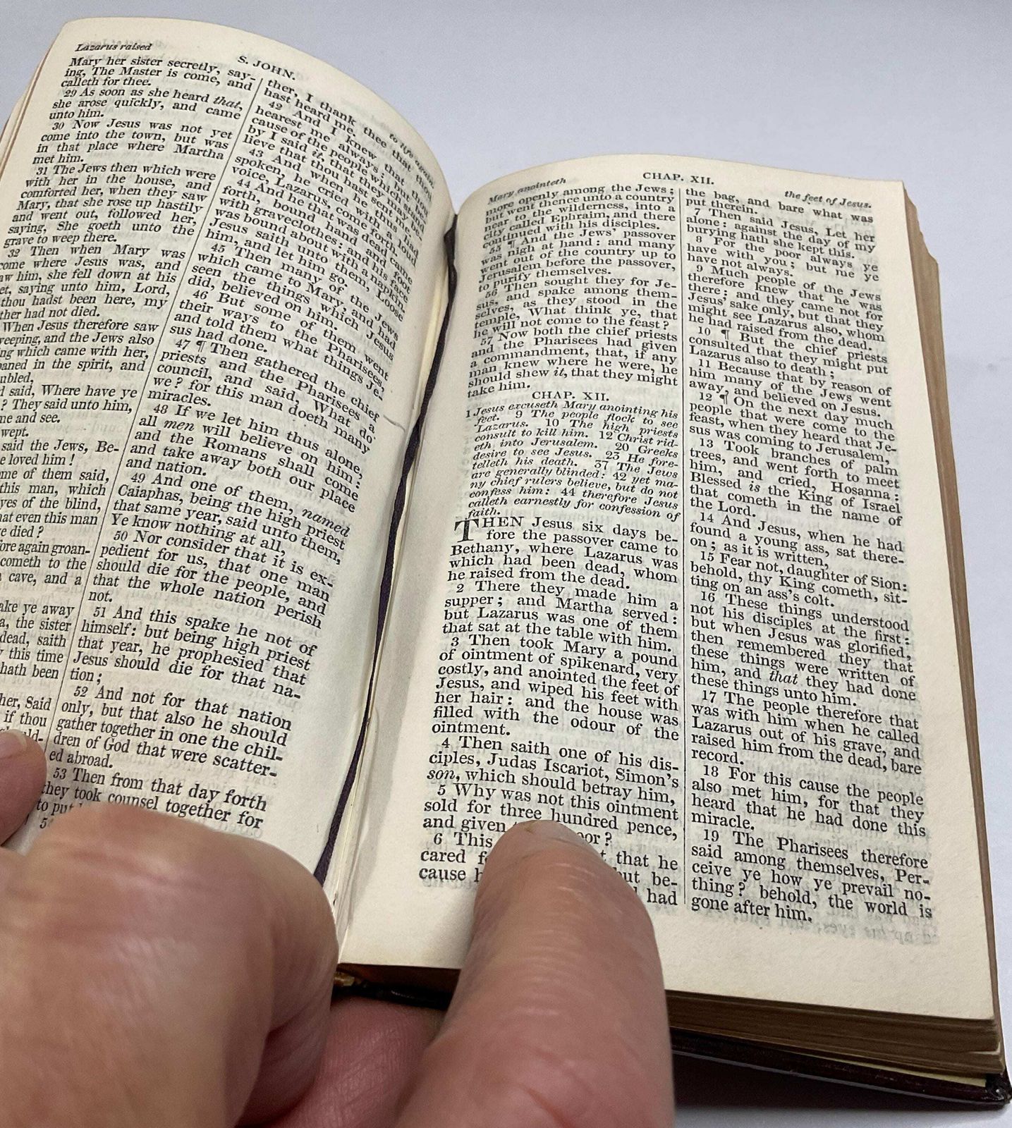 photo vinterior Oxford Holy Bible And Prayer Book Companion Set In Morocco Leather Case, 1836.