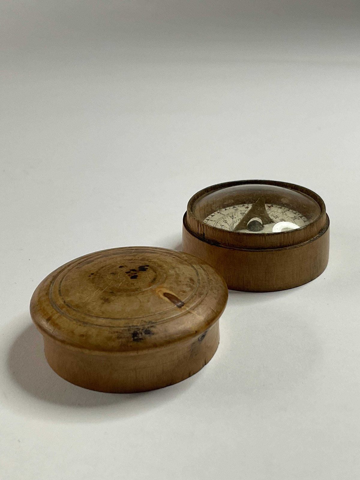 195.0 Antique Pocket Sundial In Wooden Case   Early 19th Century. photo