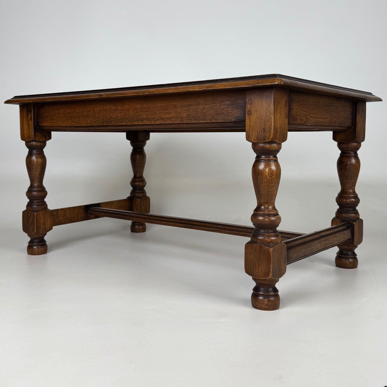 Antique 20th Century Good Quality Coffee Table In Oak photo vinterior