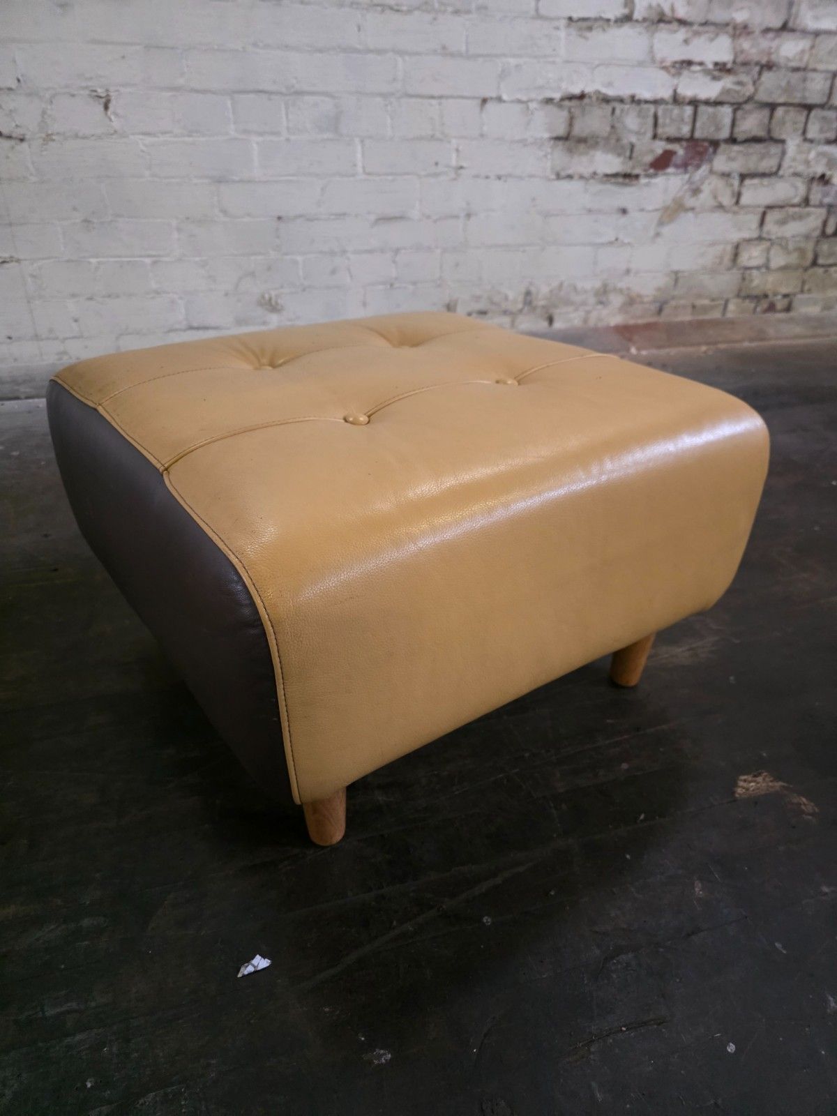 photo vinterior Original Mid Century 1970s Lounge Chair With Footstool In Leather