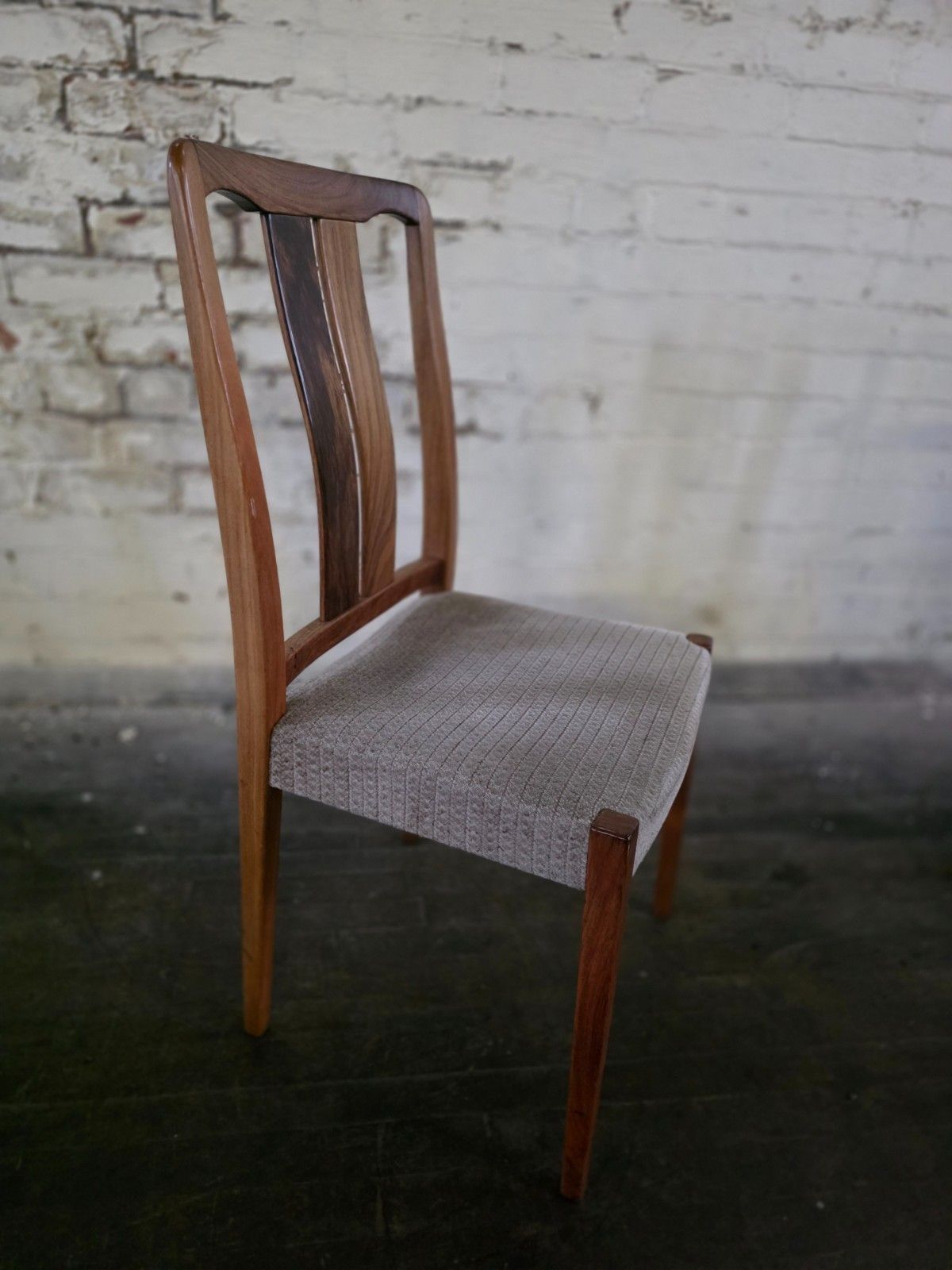 photo furniture Set Of 4 Mid Century Rosewood Dining Chairs Troeds
