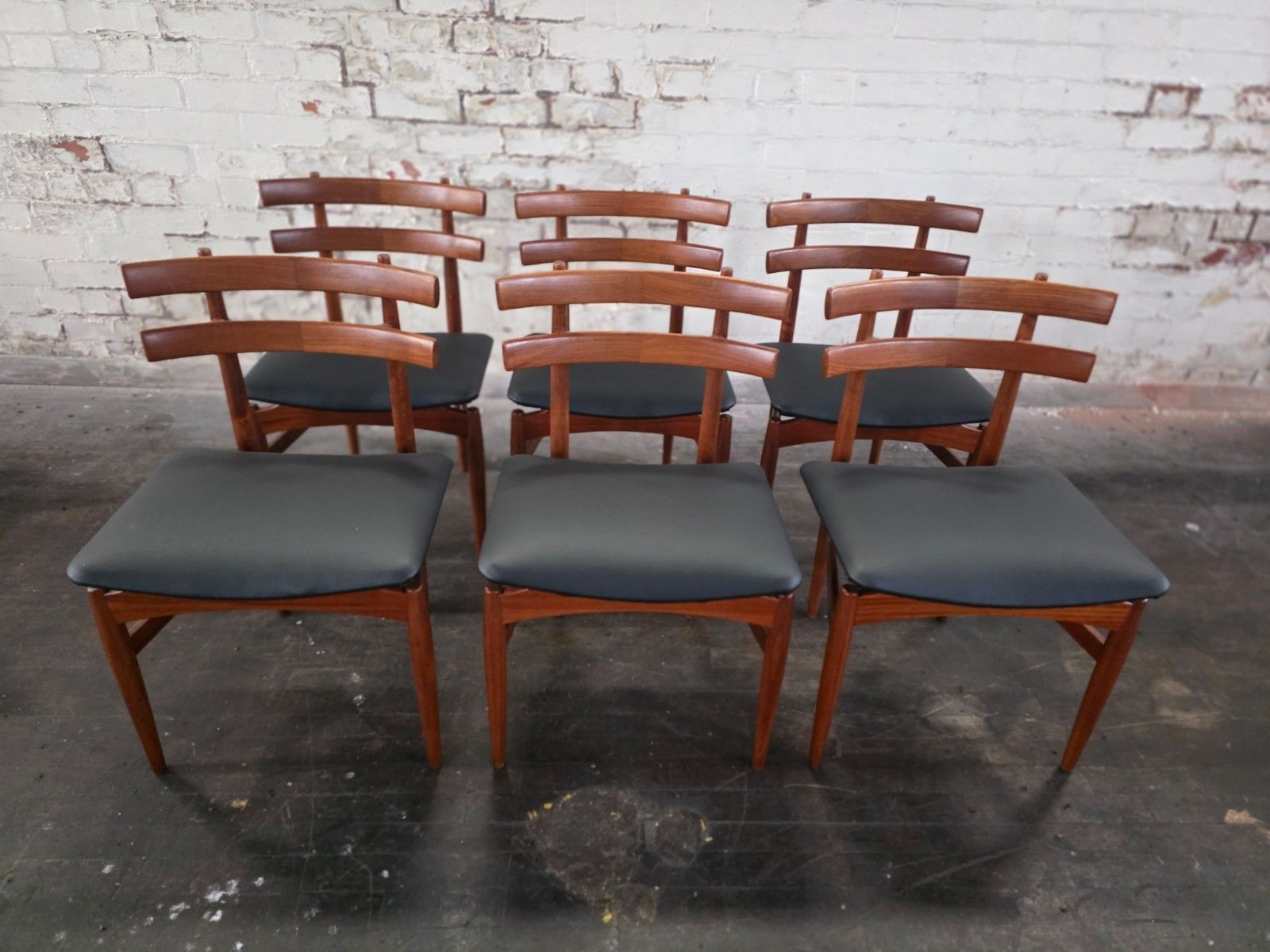 Set Of 6 Danish Teak Mid Century Model 30 Dining Chairs By Poulm Hundevad photo Furniture