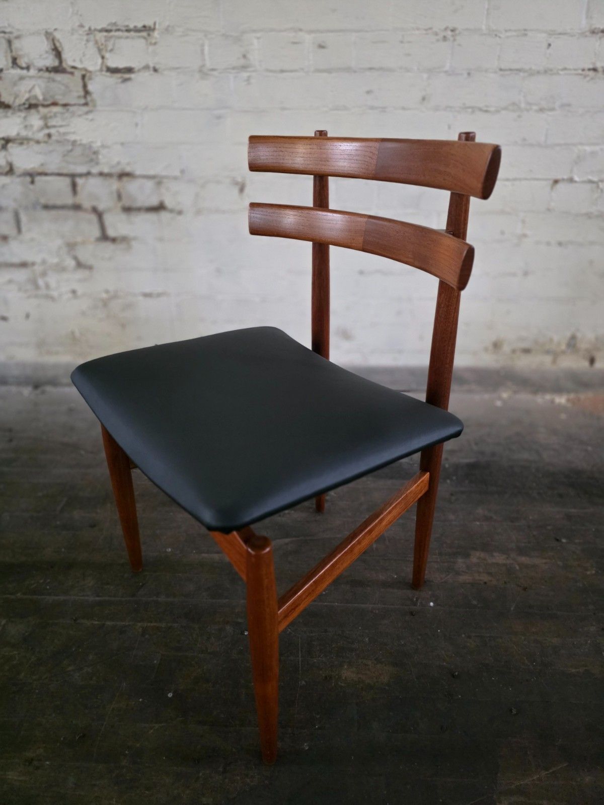 Set Of 6 Danish Teak Mid Century Model 30 Dining Chairs By Poulm Hundevad photo vintage