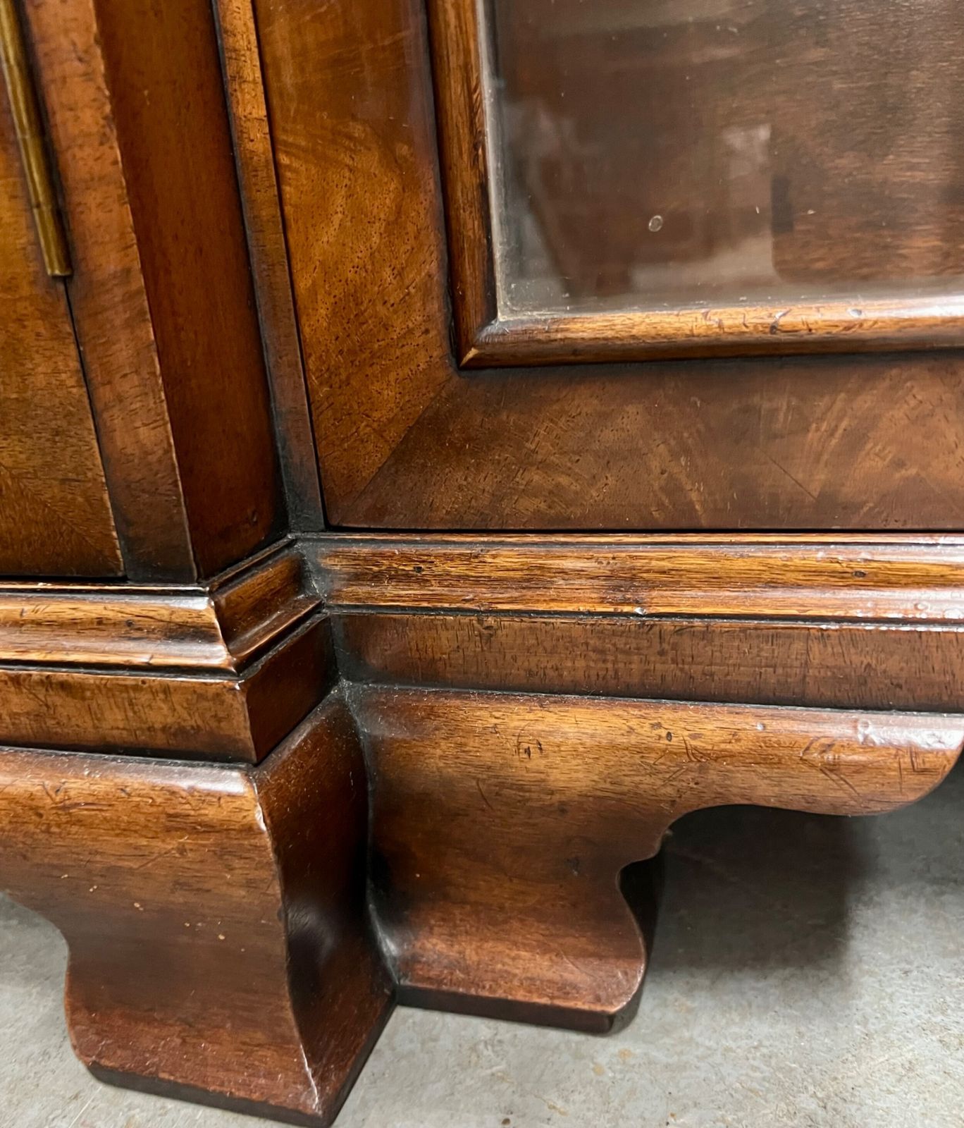 Good Quality Queen Anne Style Dwarf Walnut Bookcase photo Furniture