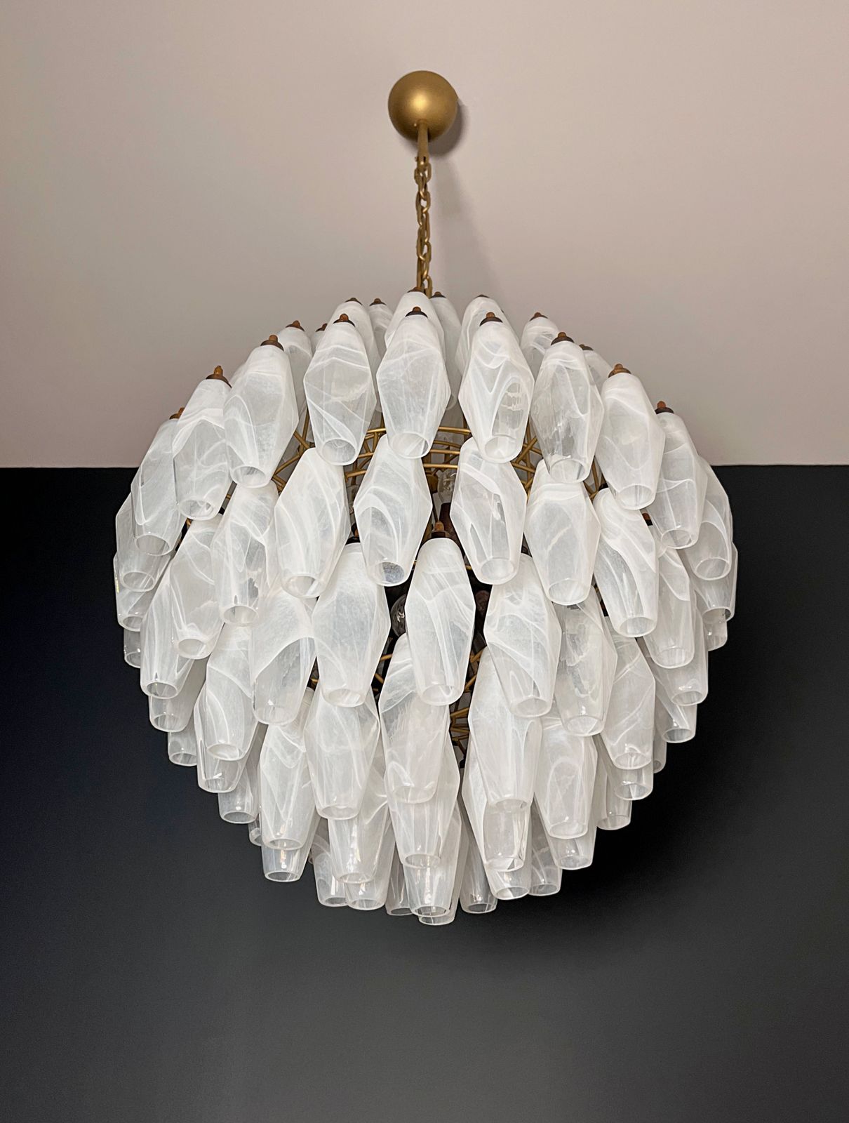 Amazing Spherical Murano Poliedri Chandelier   140 White Alabaster Poliedri photo buy