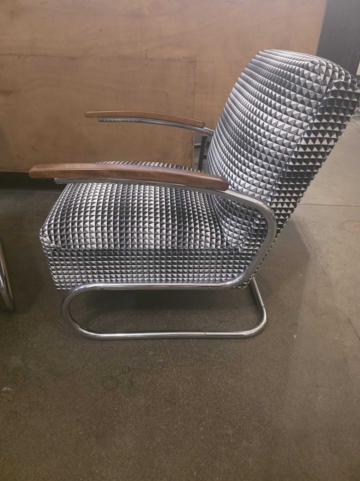Bauhaus Tubular Armchair 411 photo Furniture