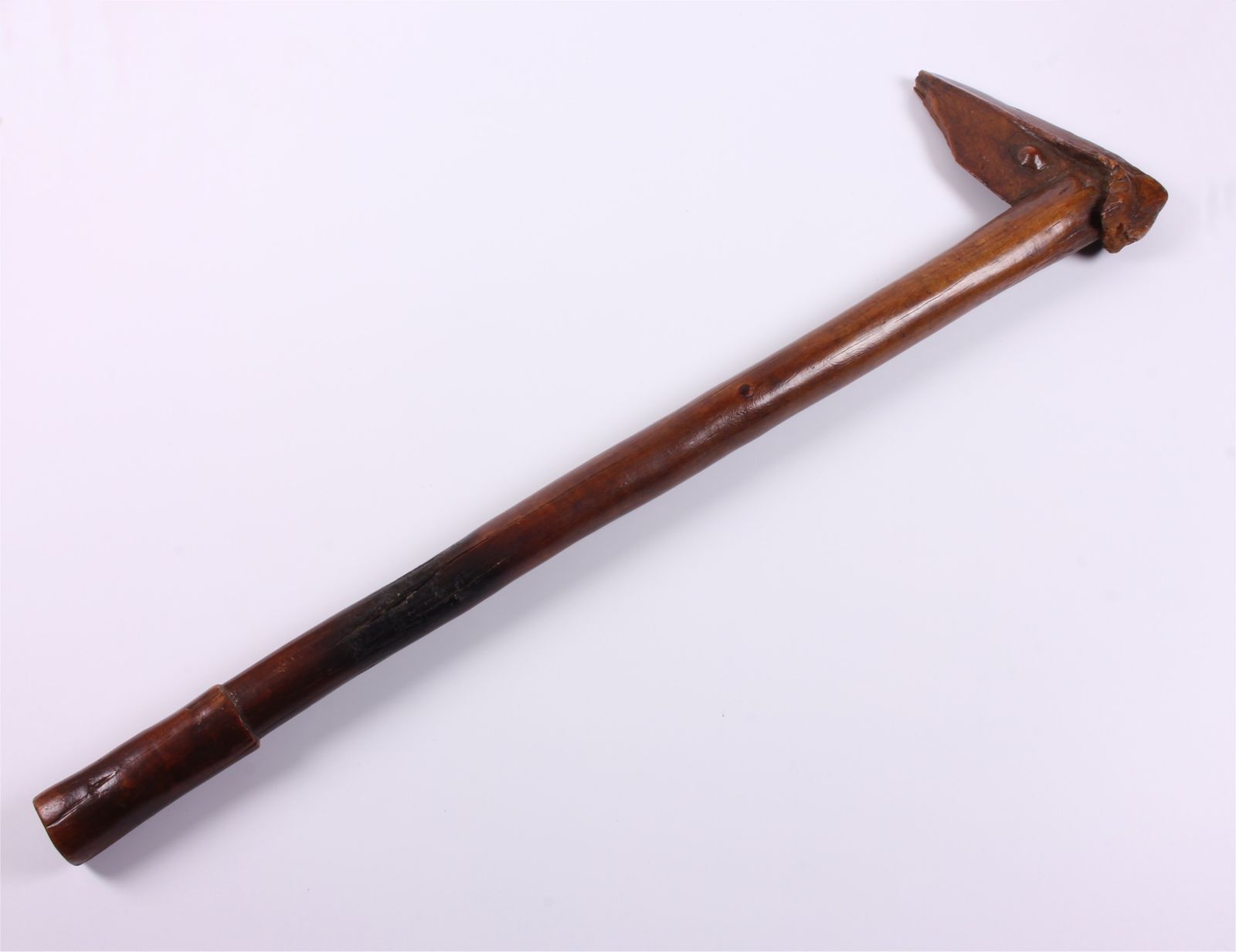 Antique Bird Head Kanak War Club. New Caledonian Wood Go Porowa Ra Maru. photo furniture