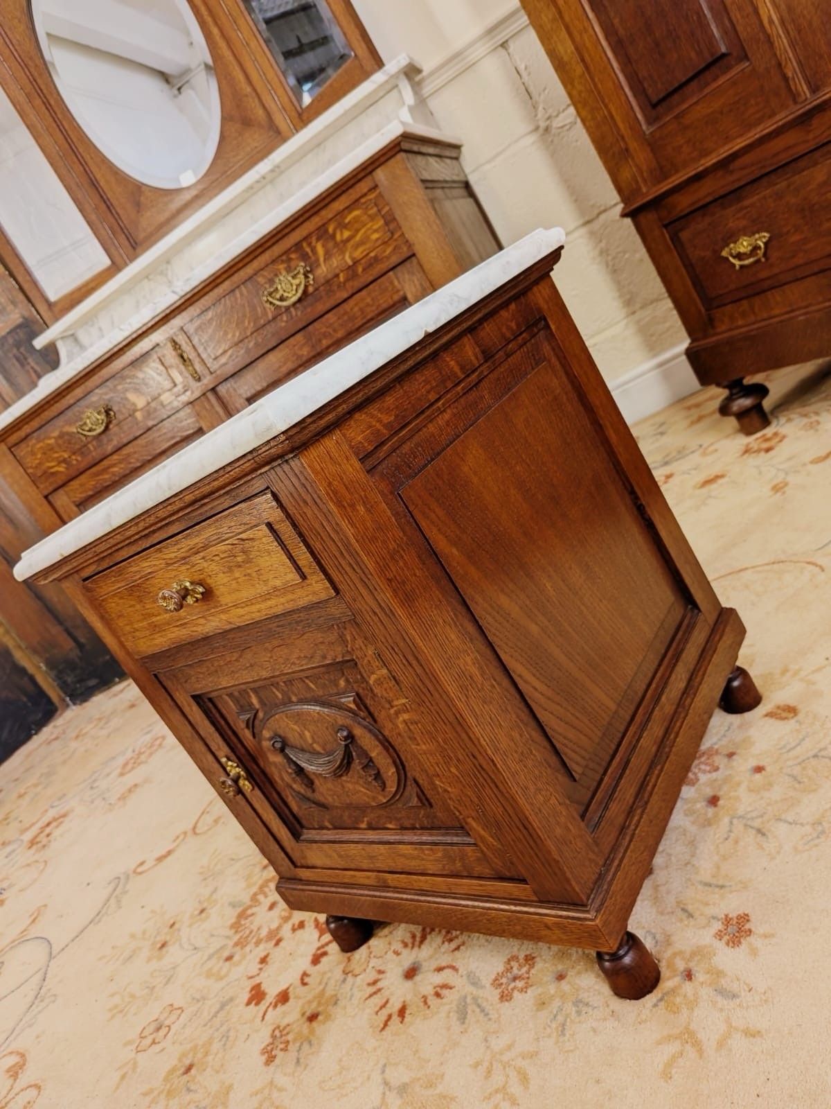 2599.0 Solid Oak Carved French Continental 4 Piece Double Wardrobe Bedroom Suite C1900 photo