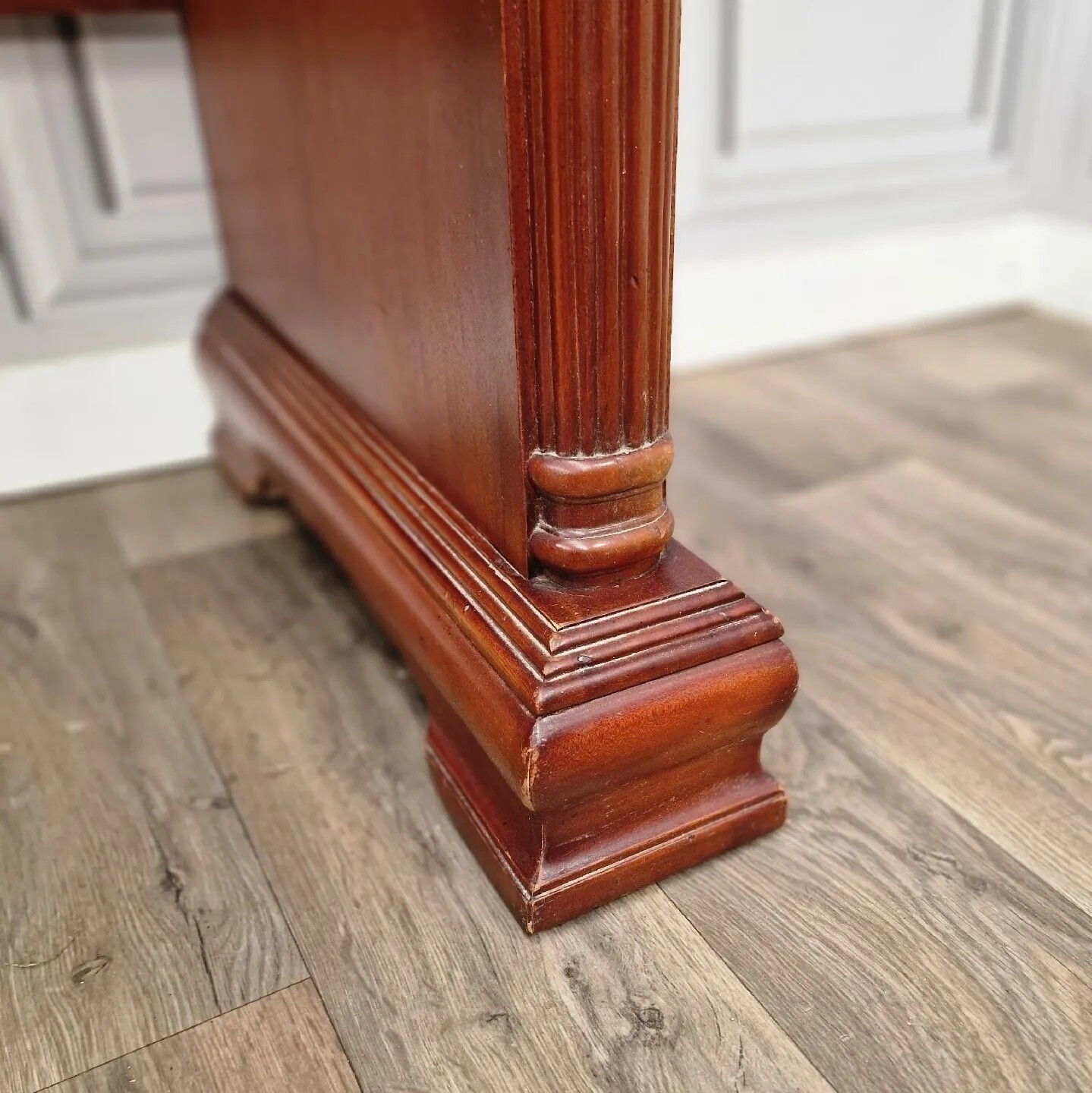 photo furniture Antique Style Desk Dresser Wood Single Pedestal Writing Home Office  Drawer