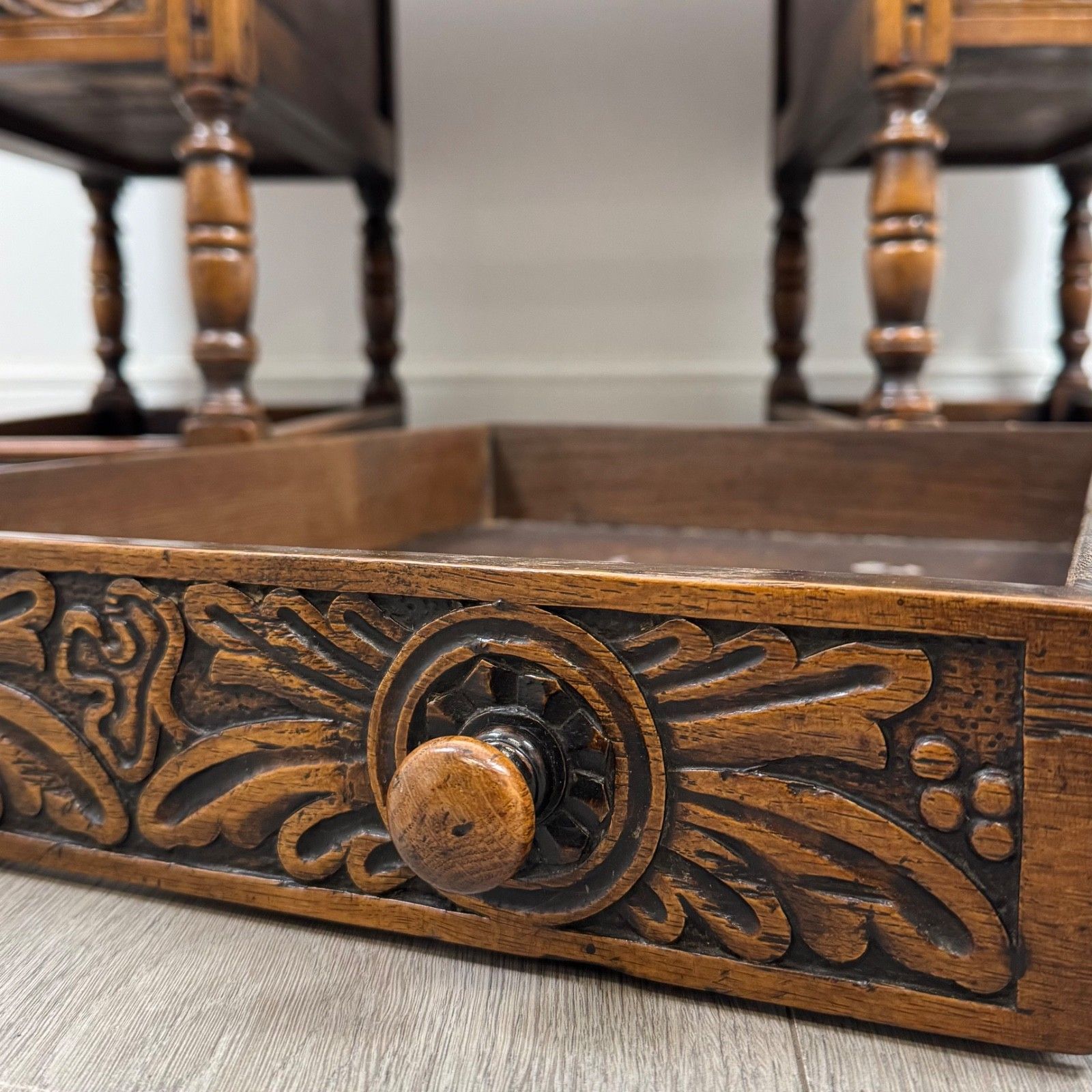 Furniture Antique 20th Century Fine Quality Jacobean Revival Desk In Oak photo