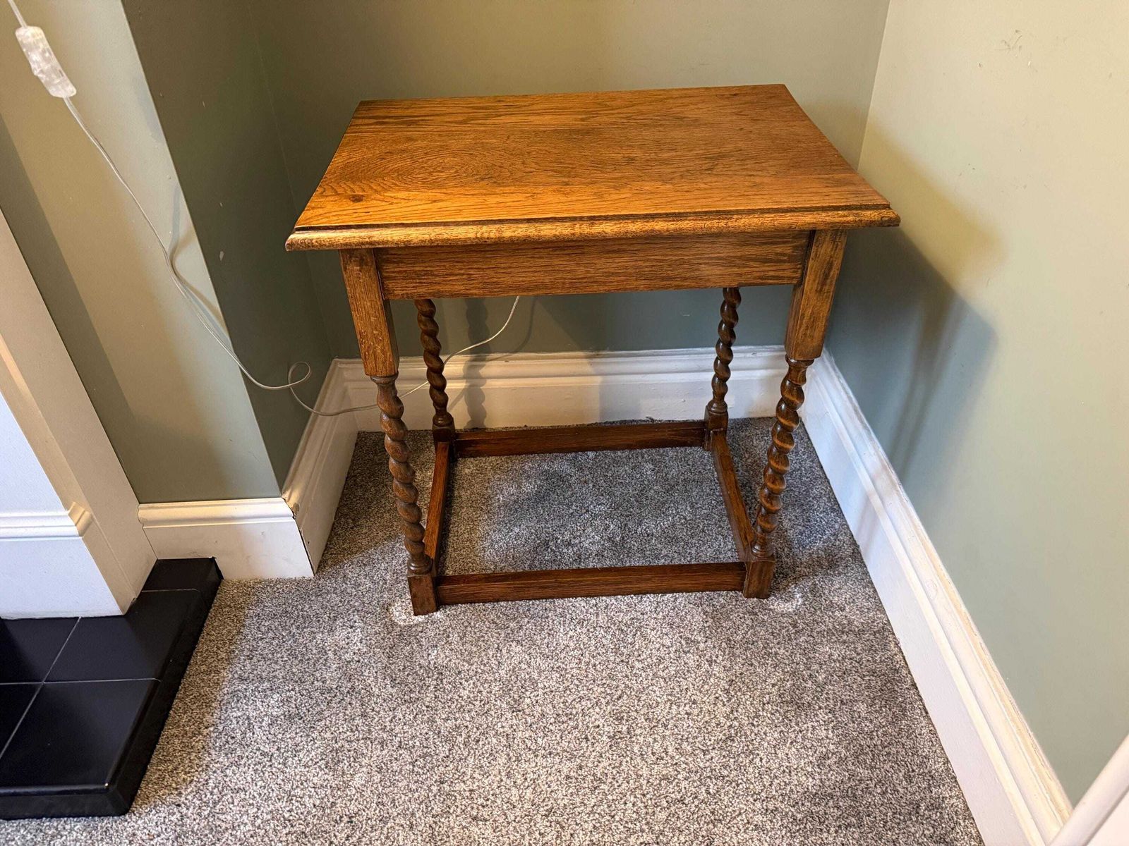 Antique Side Table With Barley Twist Legs. Victorian Oak Occasional Table photo vintage