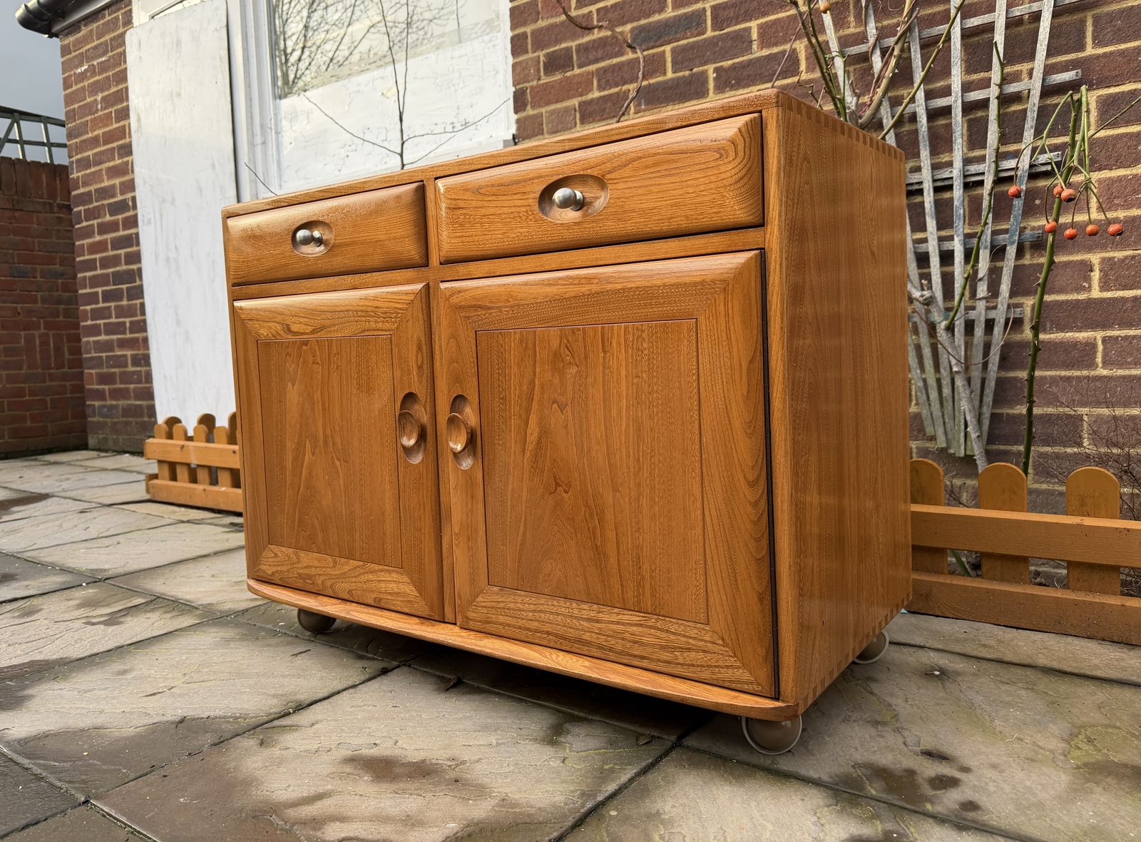 Pretty Ercol Windsor Cabinet With Drawers  – Great Condition, Rrp £3,060 photo vintage
