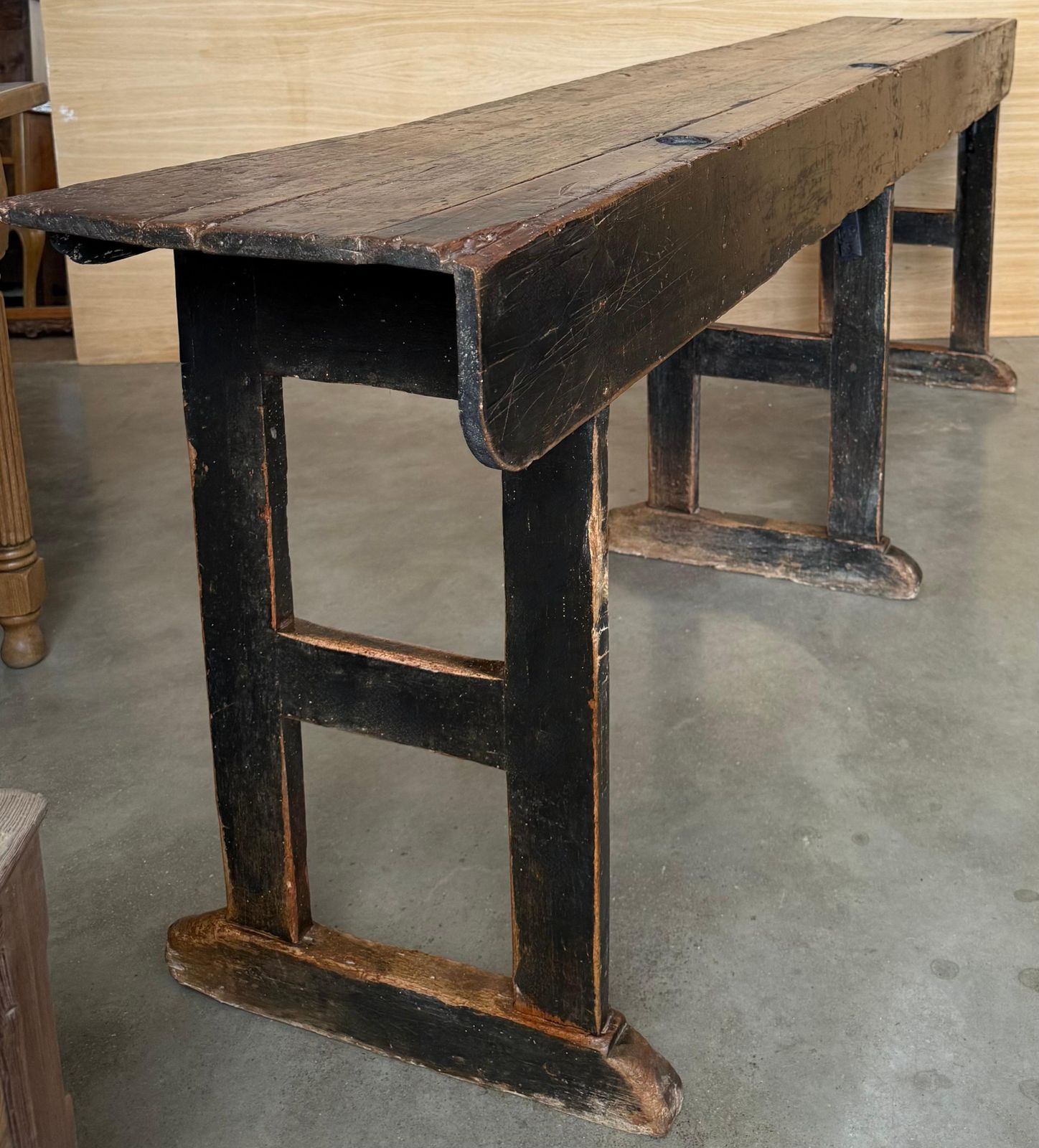 Grande console en bois massif de noyer à six tiroirs photo vintage