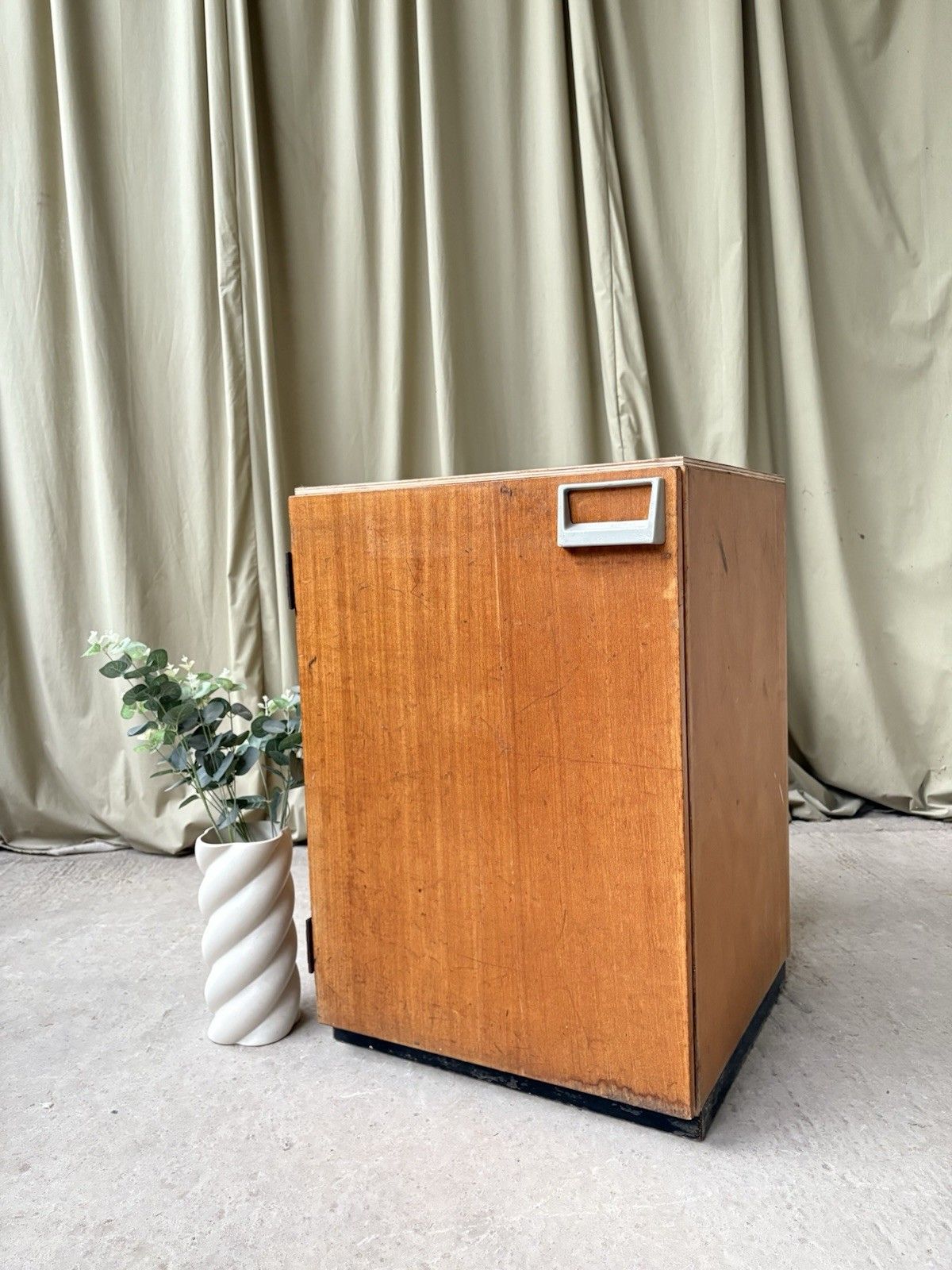 Vtg Mid Century Esa Esavian School Cabinet Bedside Side Table Retro R1058