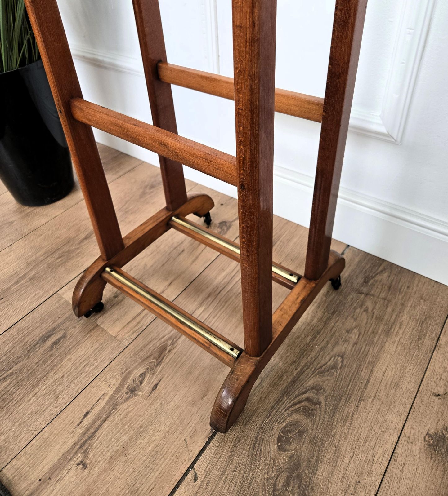 1970s Italian Mid Century Wood Valet Stand Dressboy photo vinterior