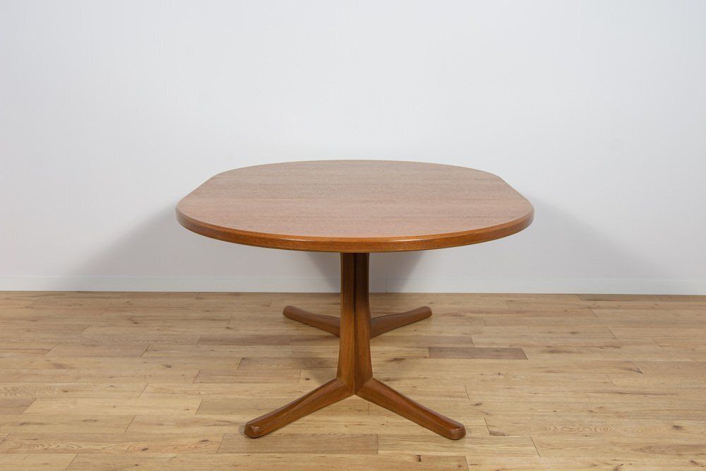 2545.0 Mid Century Round Extendable Dining Table In Teak From McIntosh, United Knigdom, 1960s photo