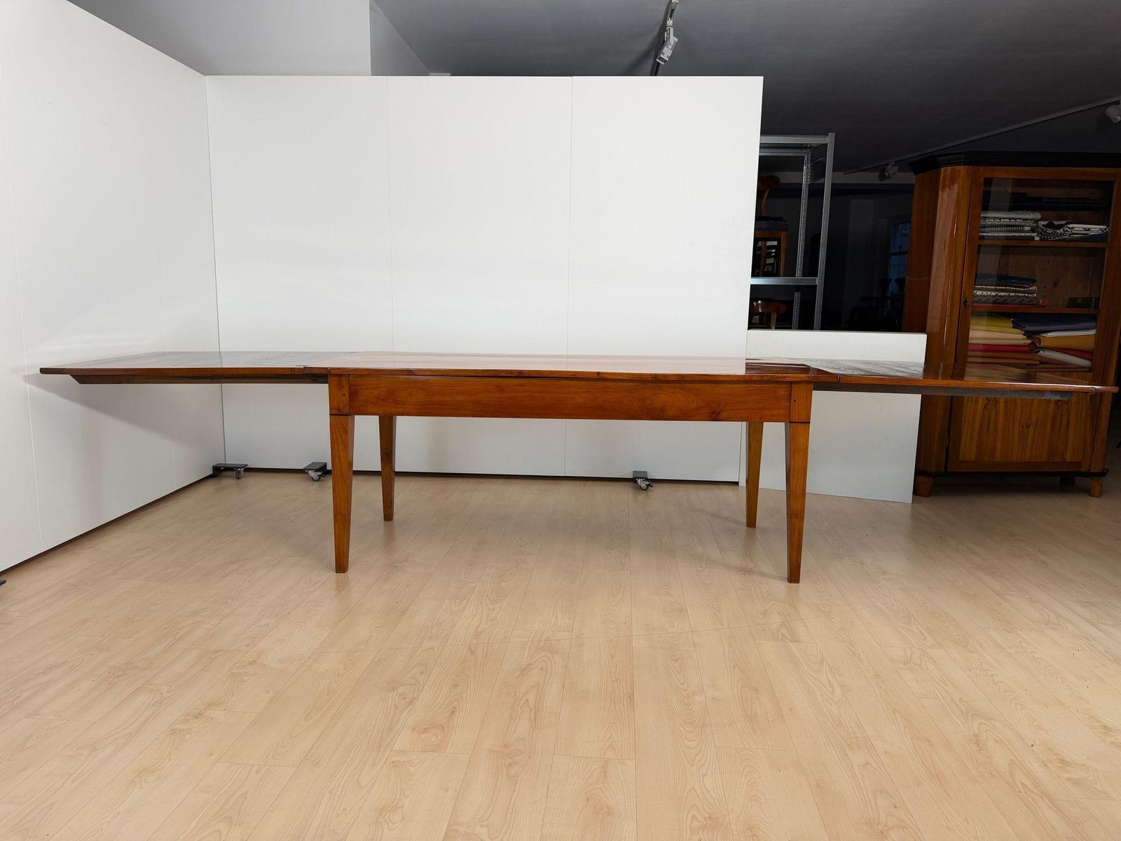 photo furniture Biedermeier Expandable Table, Cherry Wood, Chestnut, France, Circa 1820