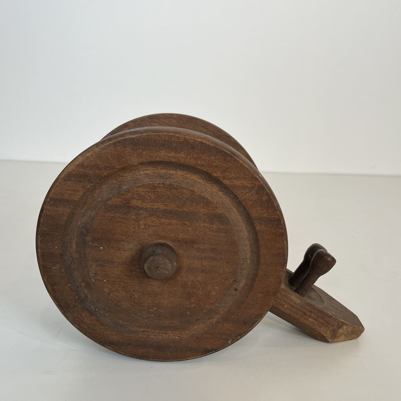 photo vinterior Wooden And Rope Bottle Holder By Adrien Audoux And Frida Minet (Audoux Minet)