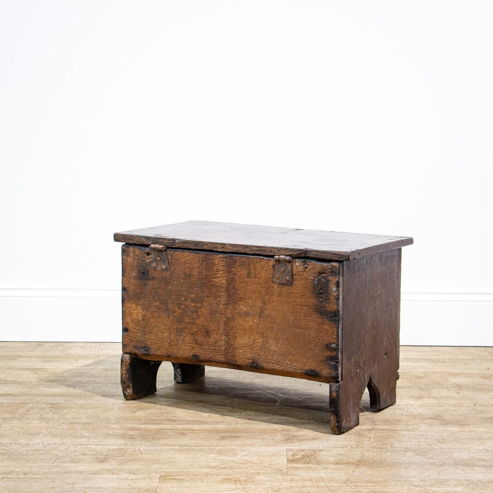 photo buy Elizabethan 16th Century Small Oak Church Coffer