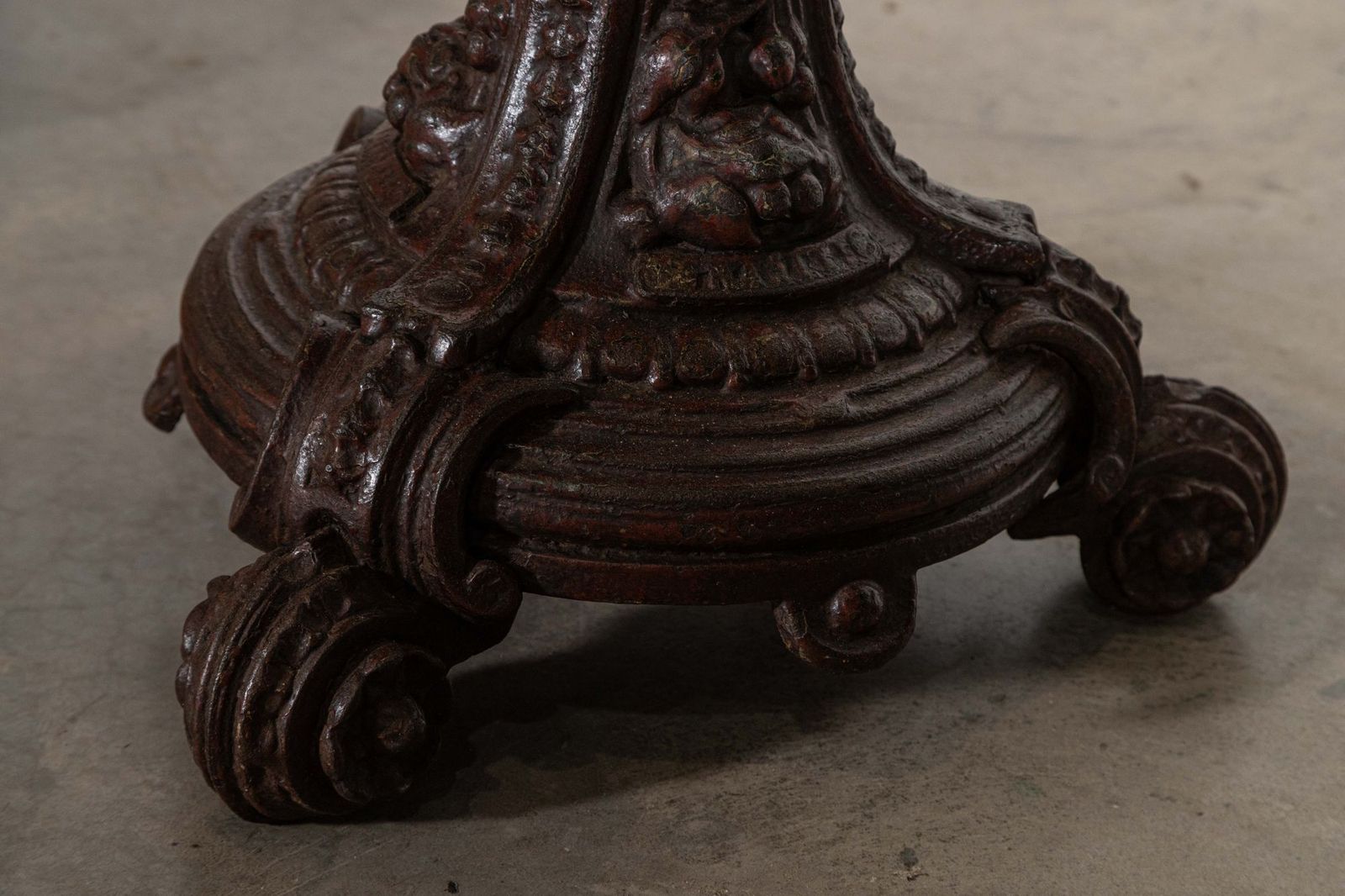 photo buy Pair English 19thc Mahogany Painted Cast Iron Tavern Tables