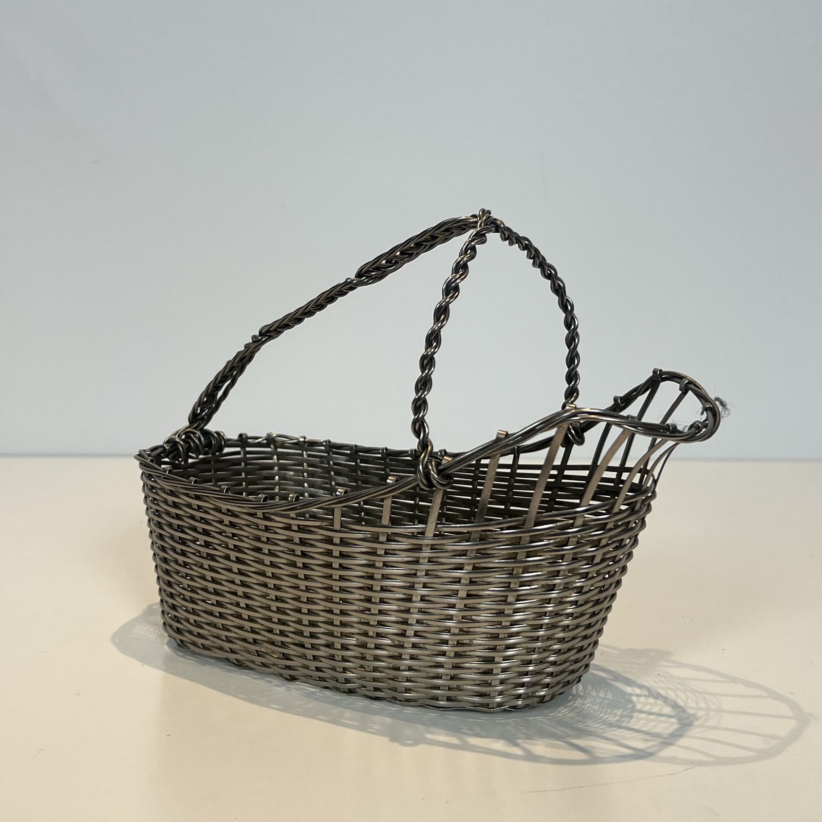 Home Decor Decanter / Bottle Holder Made Of Silver Metal Wire photo