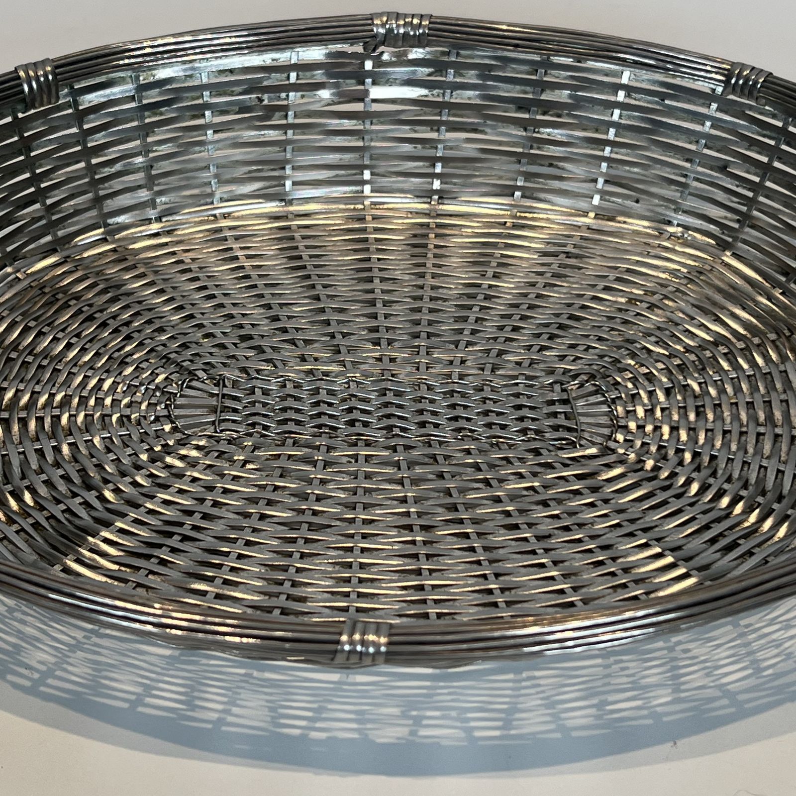 Basket / Trinket Tray Made Of Silver Metal Wire photo vinterior