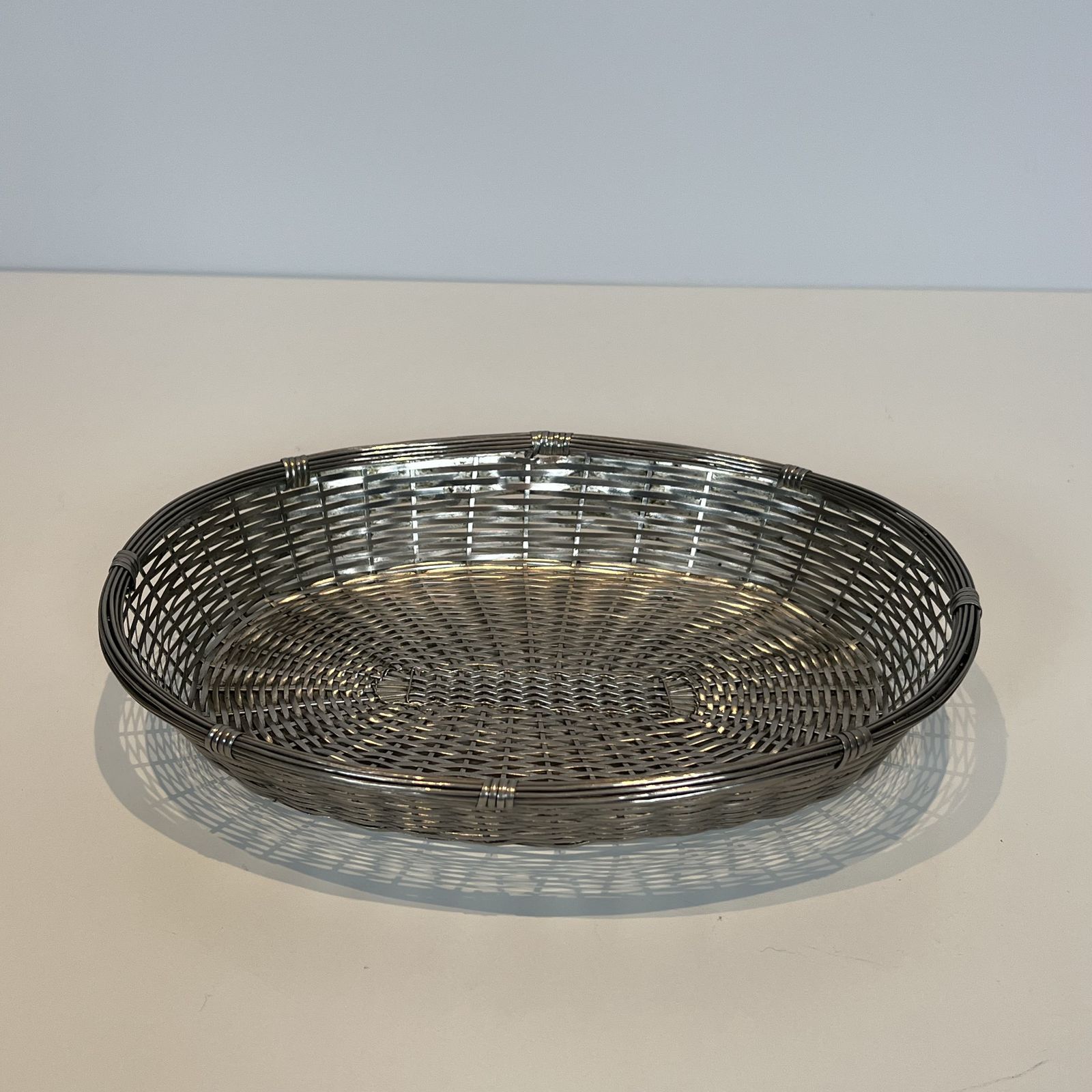280.0 Basket / Trinket Tray Made Of Silver Metal Wire photo