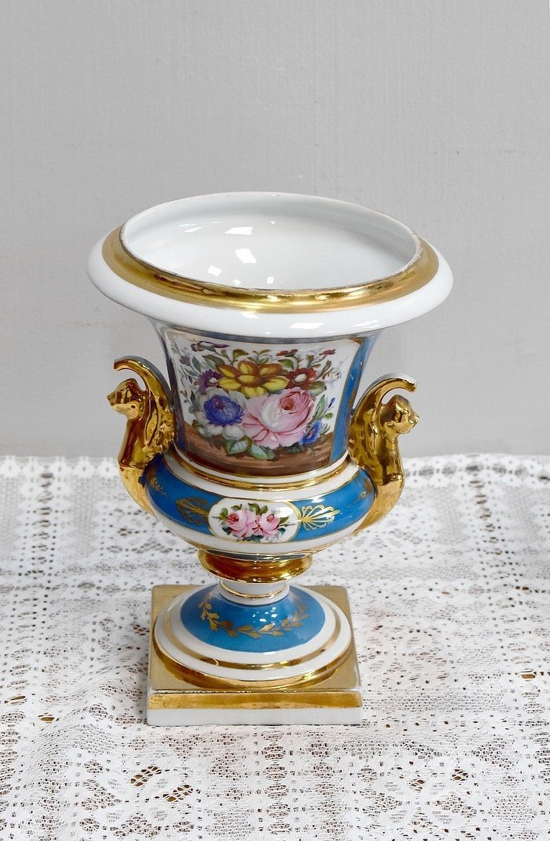 Pair Of Medici Vases In Sèvres Porcelain, 19th photo furniture