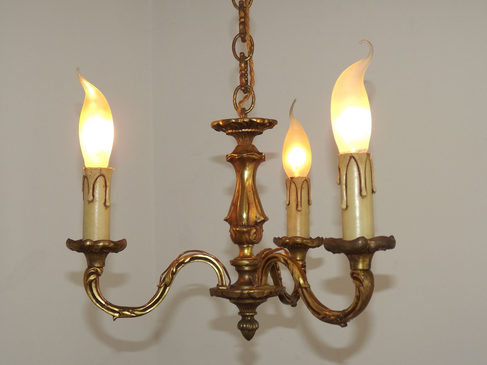 Luminaires Lustre à 3 lumières de style Art Nouveau français en bronze photo