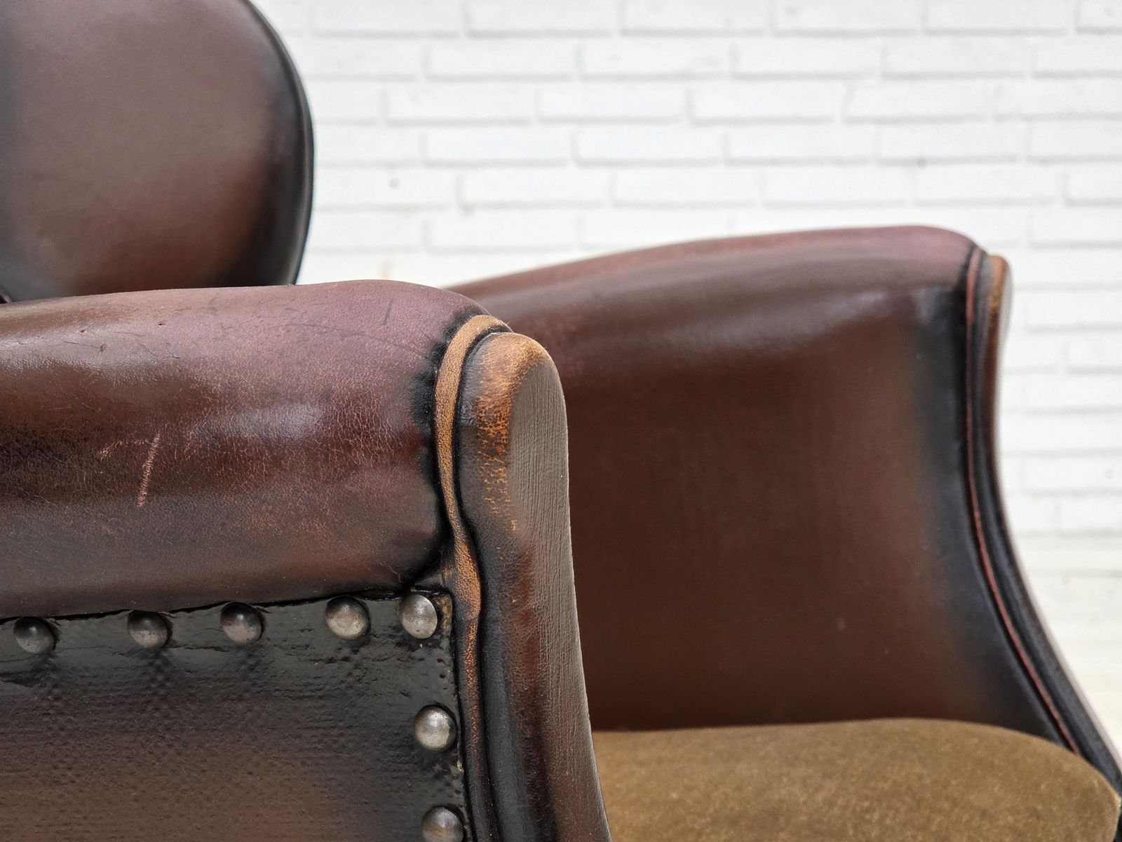 1930s, Danish Armchair, Brown Furniture Leather, Velour. photo vinterior