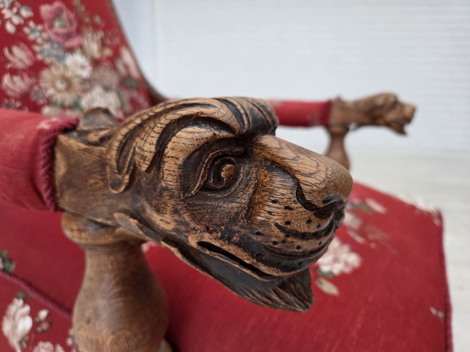 1920 30s, Danish Armchair, Furniture Cotton Fabric, Hand Carved Oak Wood. photo vinterior