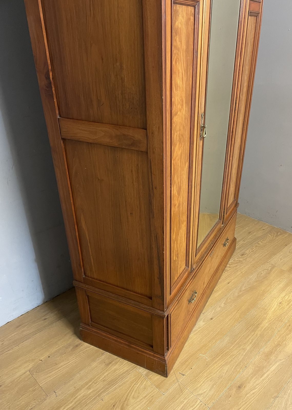 photo vinterior Late C19th Arts And Crafts Satin Walnut Wardrobe
