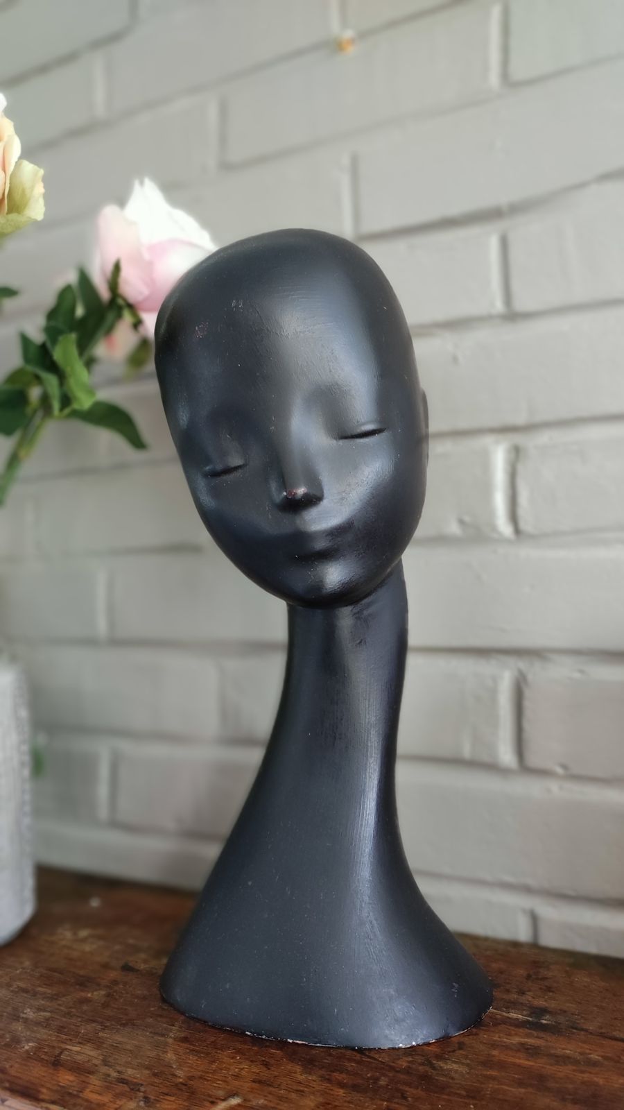 photo vinterior 1950s French Mannequin Head Modern Resin Woman Bust By Camaflex Paris