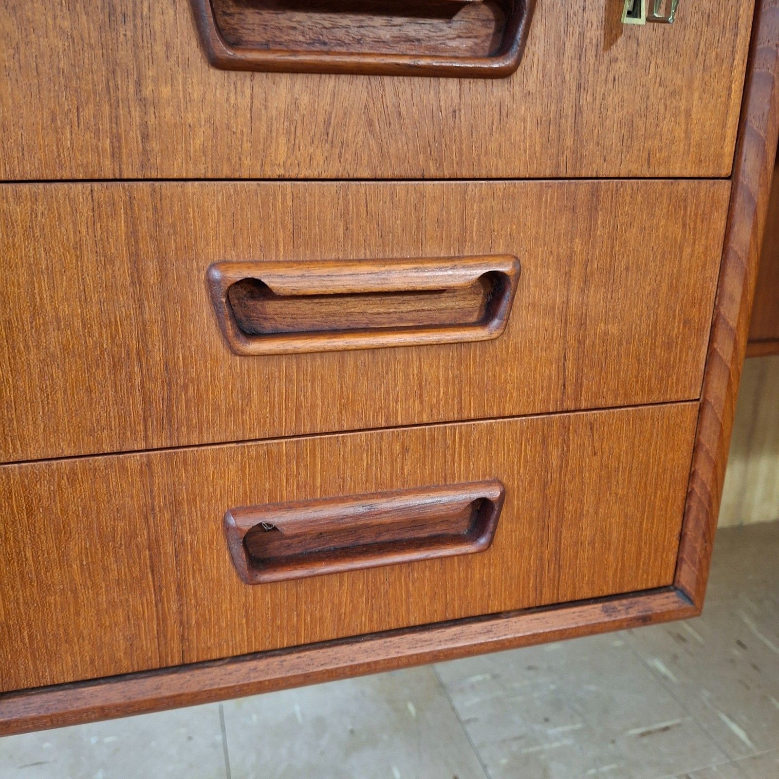 1100.0 Fab 60s Mid Century Modern Danish Gunner Nielsen Tibergaard Teak Desk W/ 2 Keys photo