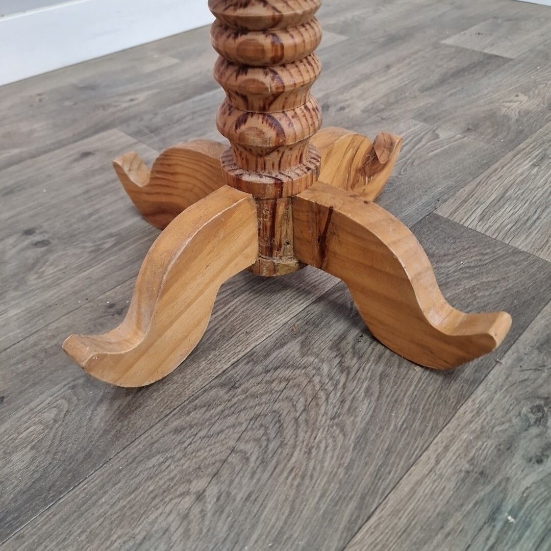 photo vintage Vintage Side Wine Table Solid Wooden Round Rustic Ring Twist Pedestal Occasional