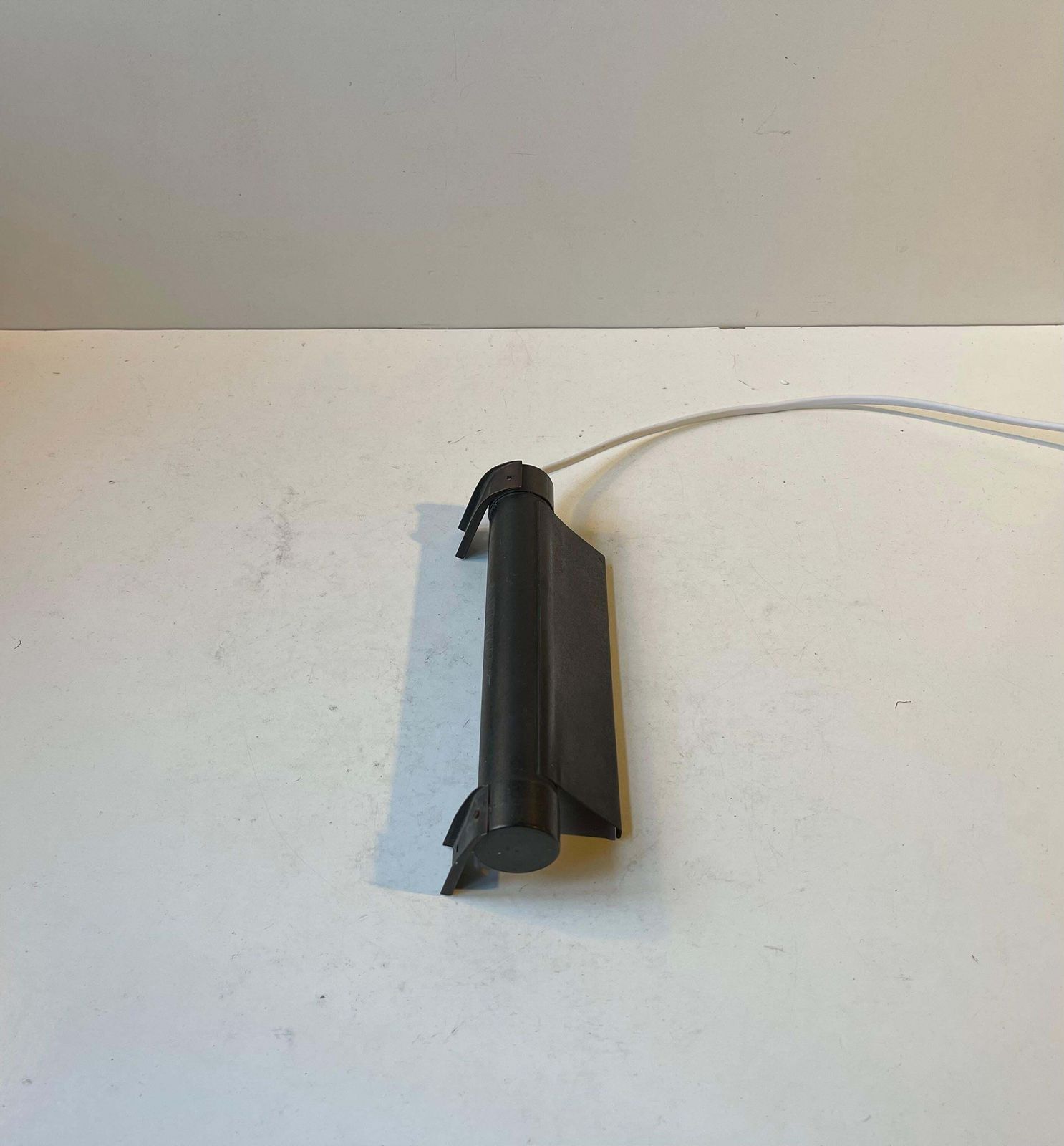 Louis Poulsen 1930s Tube Wall Light In Brass, Bauhaus Era photo 496.0