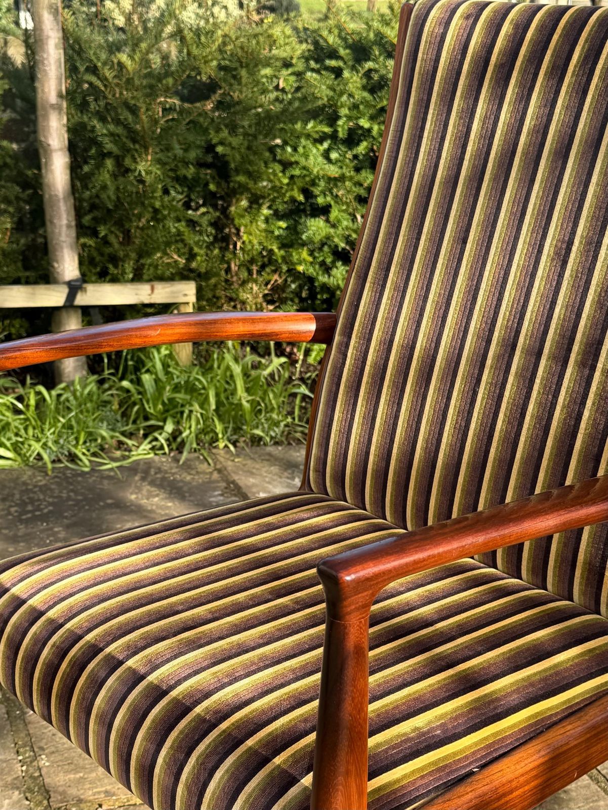 photo buy Mid Century Rosewood Hamilton Dining Chairs By Robert Heritage For Archie Shine, Set Of Eight.