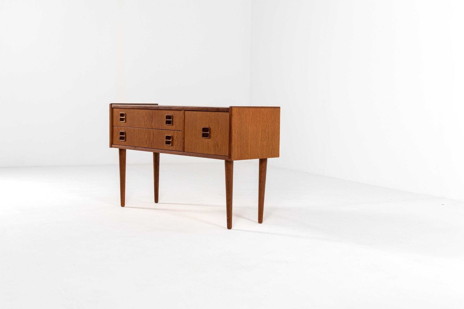 Mid Century Modern Danish Oak Sideboard / Chest Of Drawers 1960s photo buy