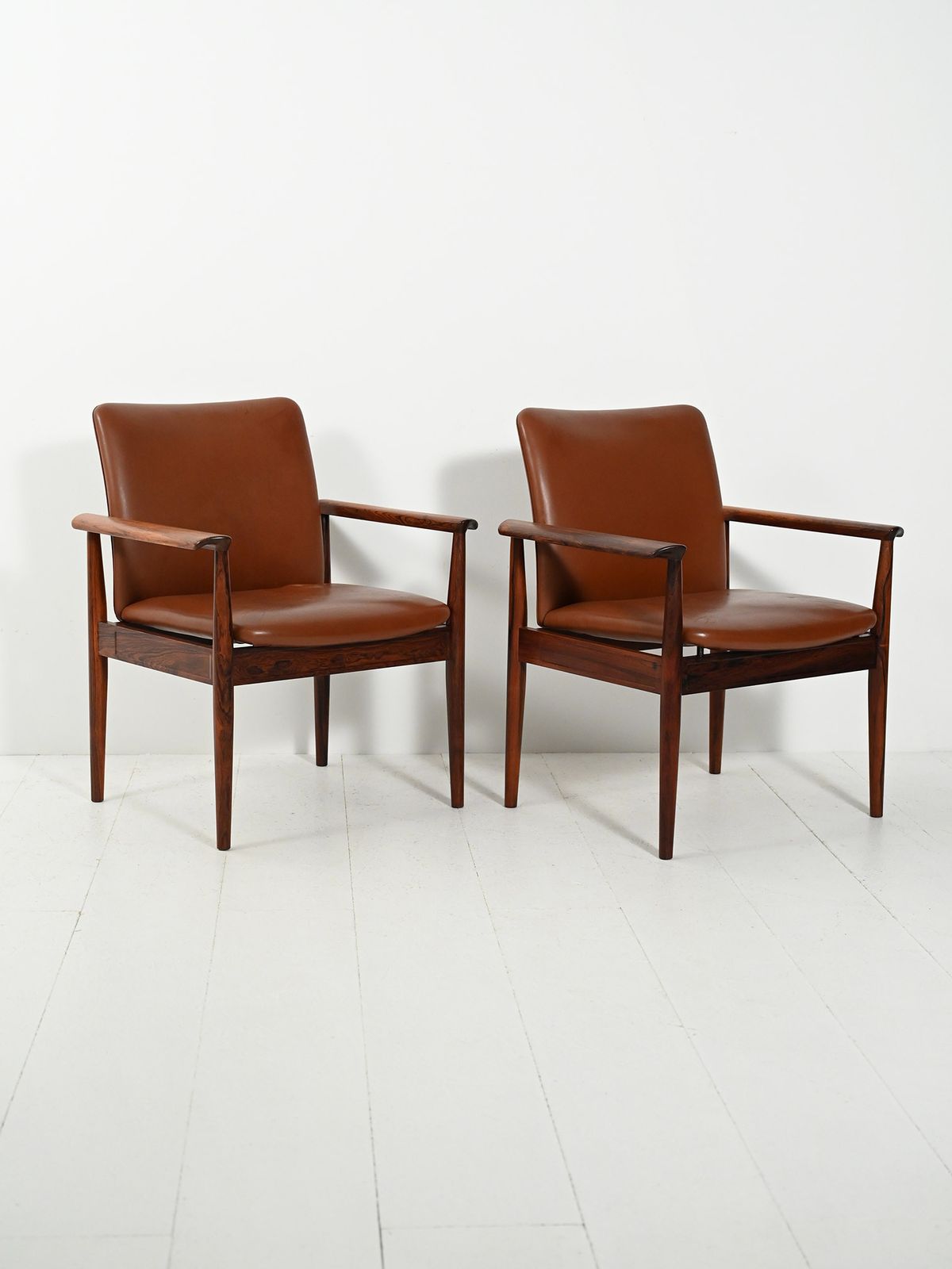 Pair Of “Diplomat” Armchairs By Finn Juhl photo Furniture