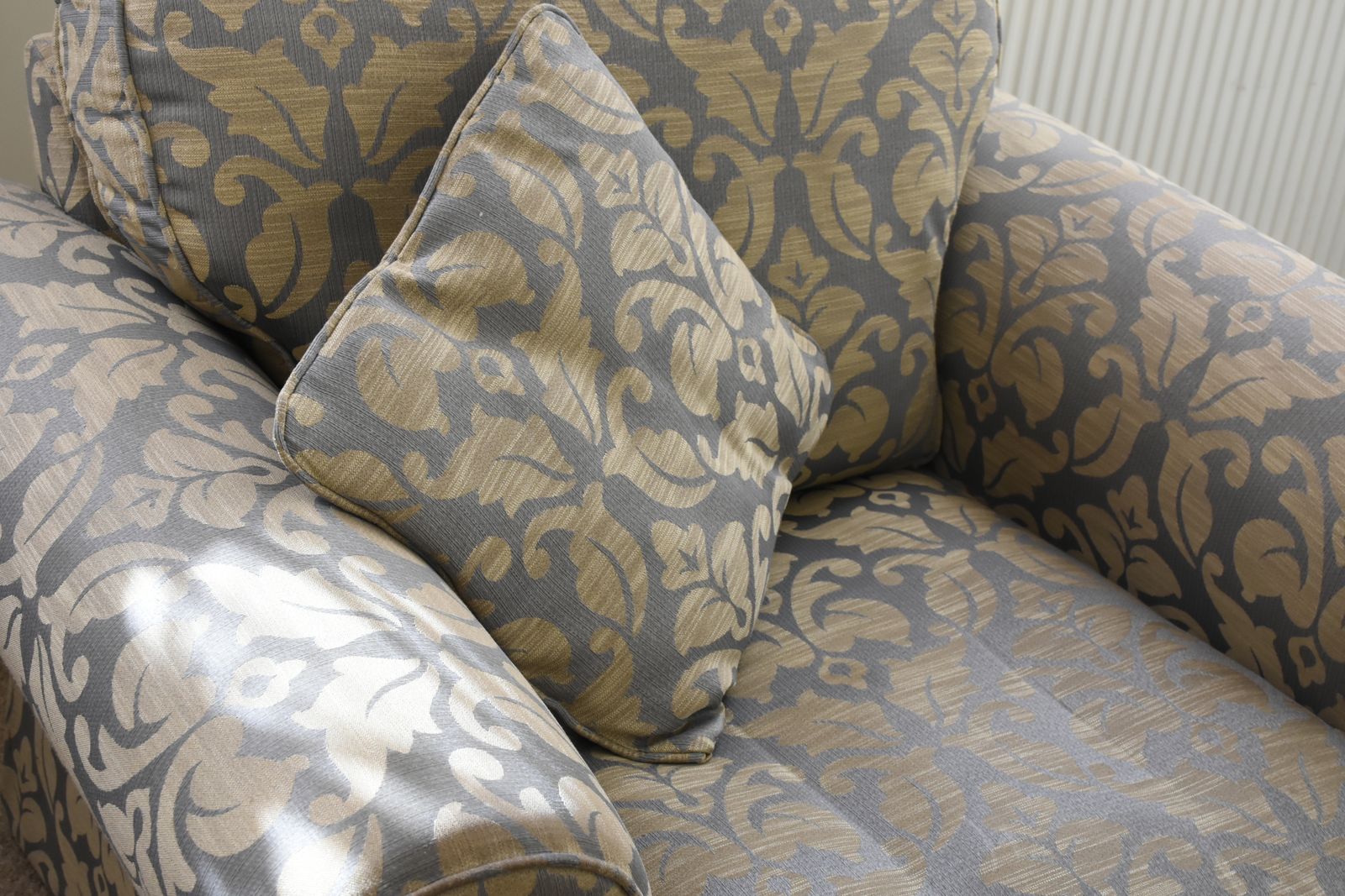 Laura Ashley 2 Piece Suite photo vinterior