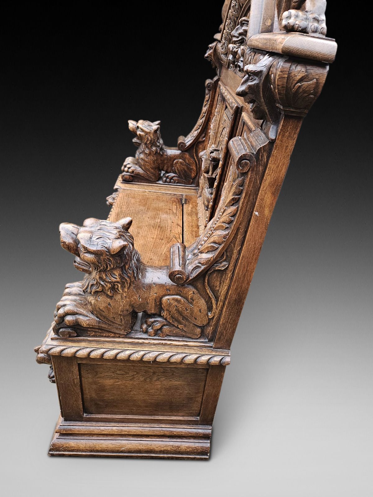 Victorian Carved Oak Settle photo Lighting