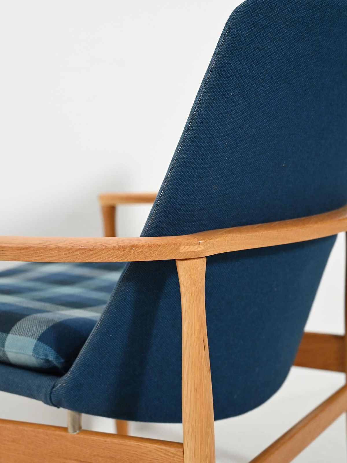 Scandinavian Armchair In Oak And Blue Wool photo vinterior