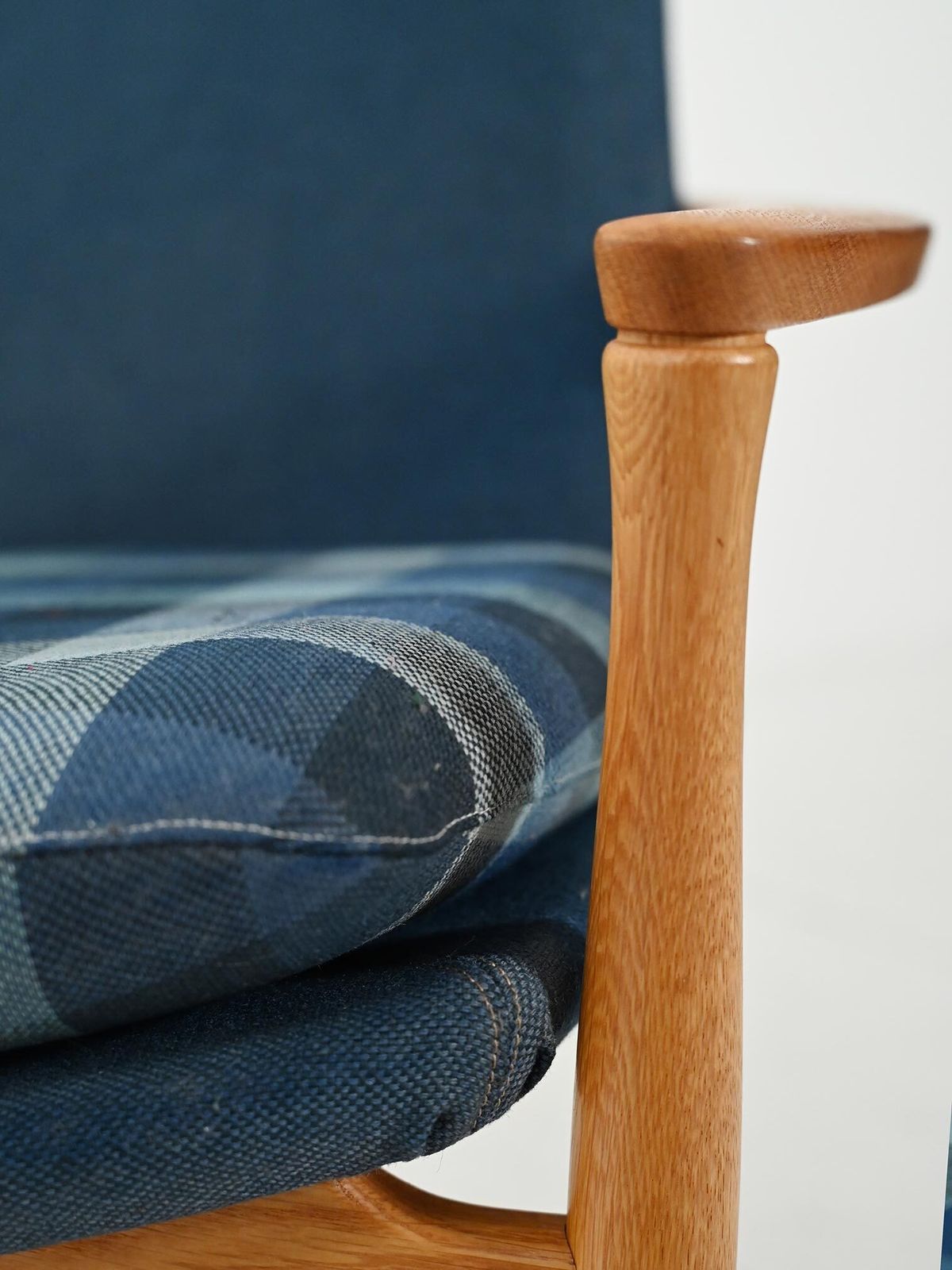 Scandinavian Armchair In Oak And Blue Wool photo vintage