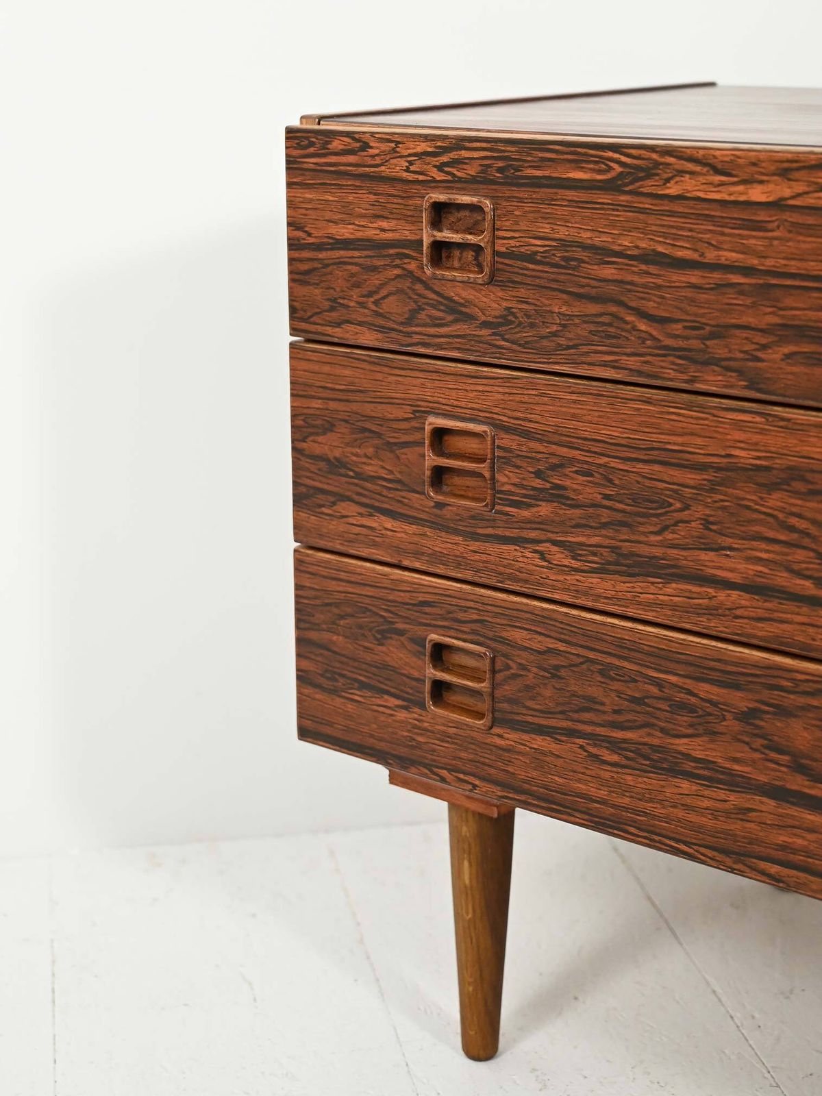 Deense Ladekast Met Palissander Effect Denka photo 680.0