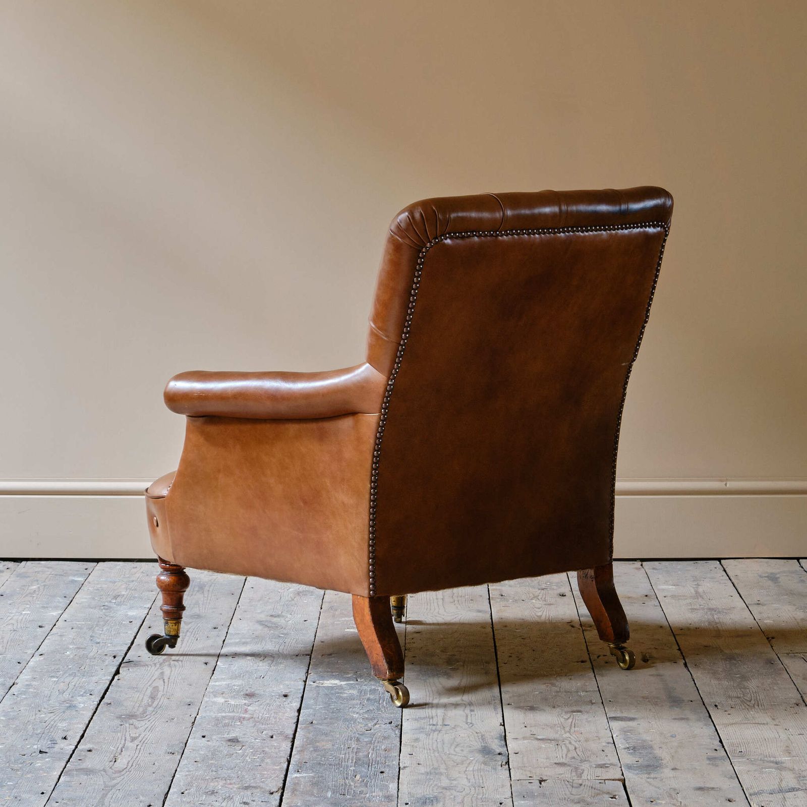 Mid 19th Century Howard & Sons Armchair photo vinterior