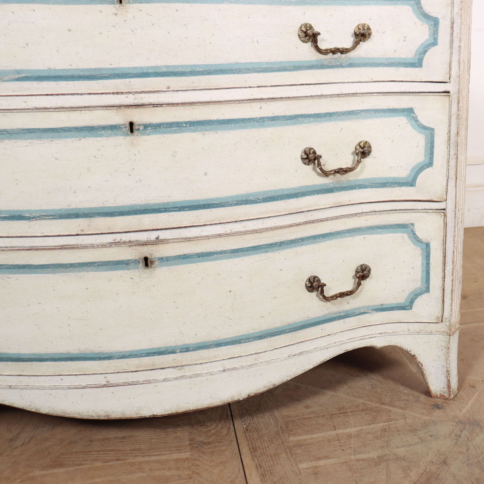 English Serpentine Front Commode photo 3540.0