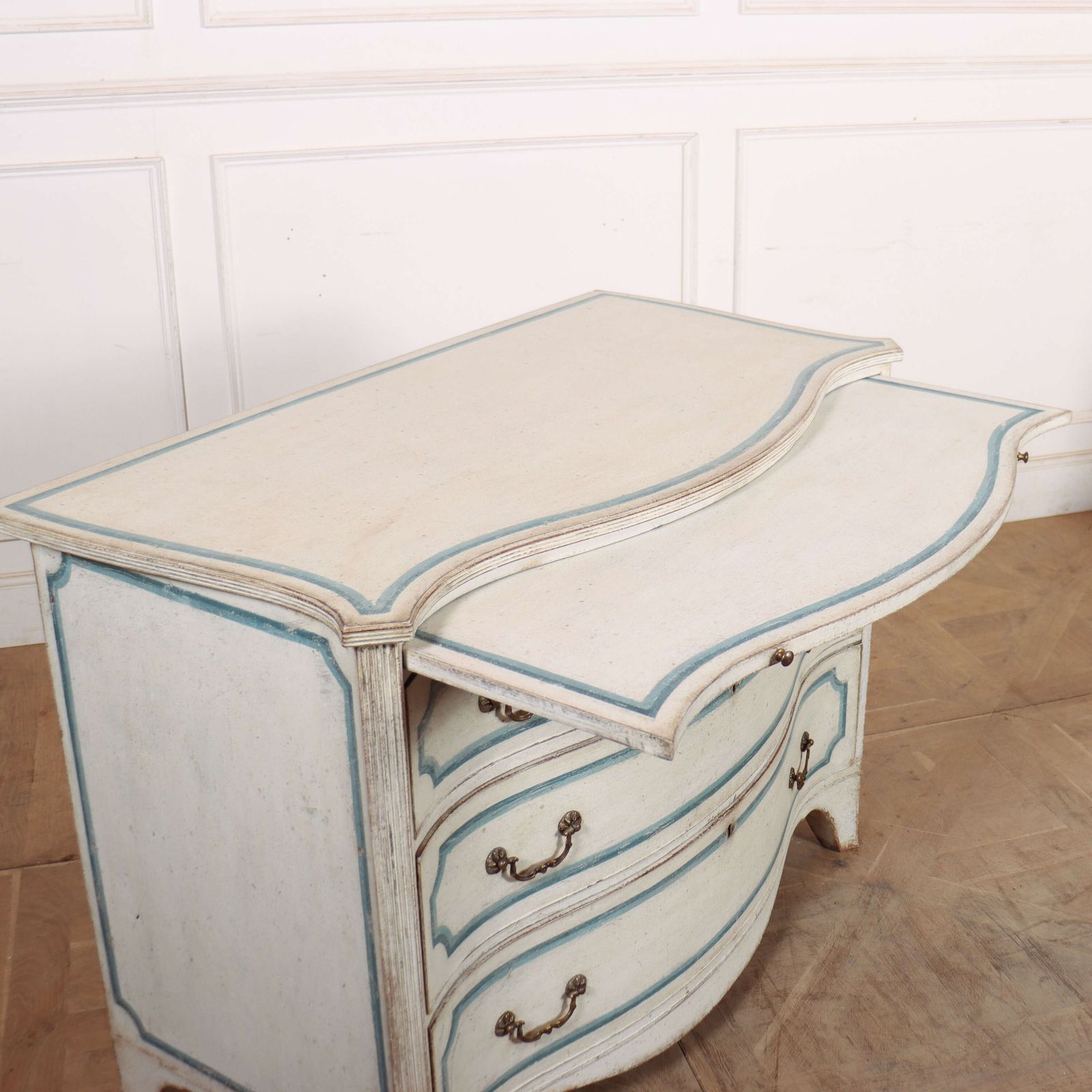 photo furniture English Serpentine Front Commode