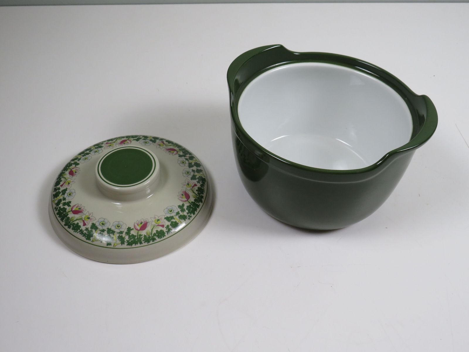 Mid Century Norwegian Figgjo “Anitra” Casserole – Model Mf 555 – 1960s–70s photo vintage