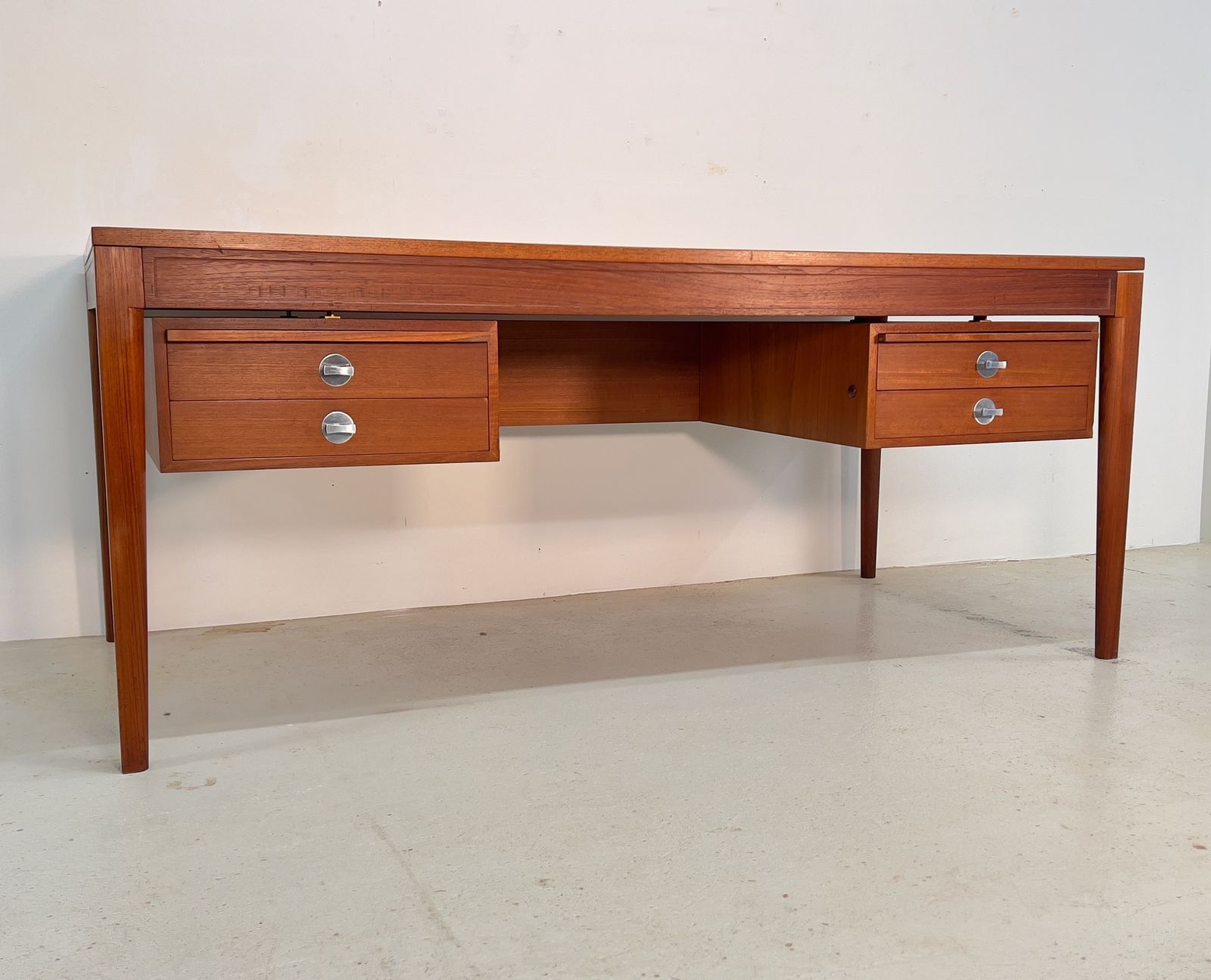 Diplomat Executive Desk By Finn Juhl For France & Søn